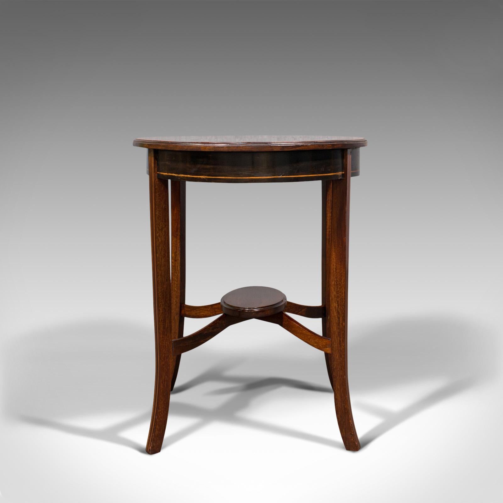 Antique Side Table, English, Mahogany, Walnut, Lamp, Occasional, Regency, C.1820 In Good Condition In Hele, Devon, GB