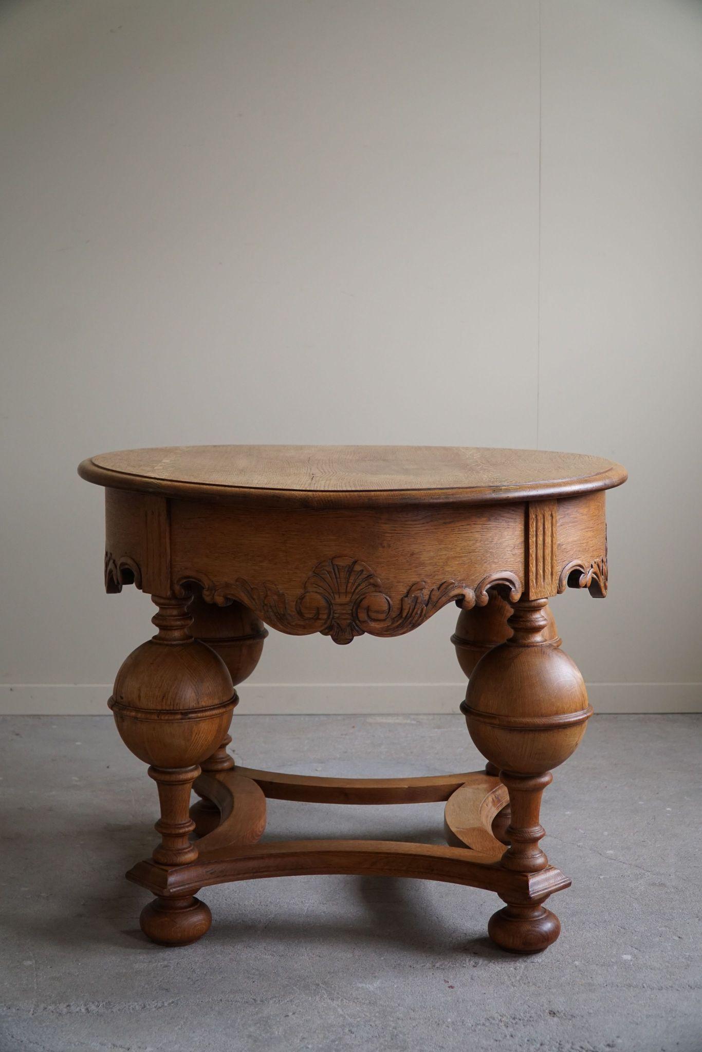 XIXe siècle Table d'appoint ancienne en chêne massif, fabriquée par un ébéniste danois, 19ème siècle en vente