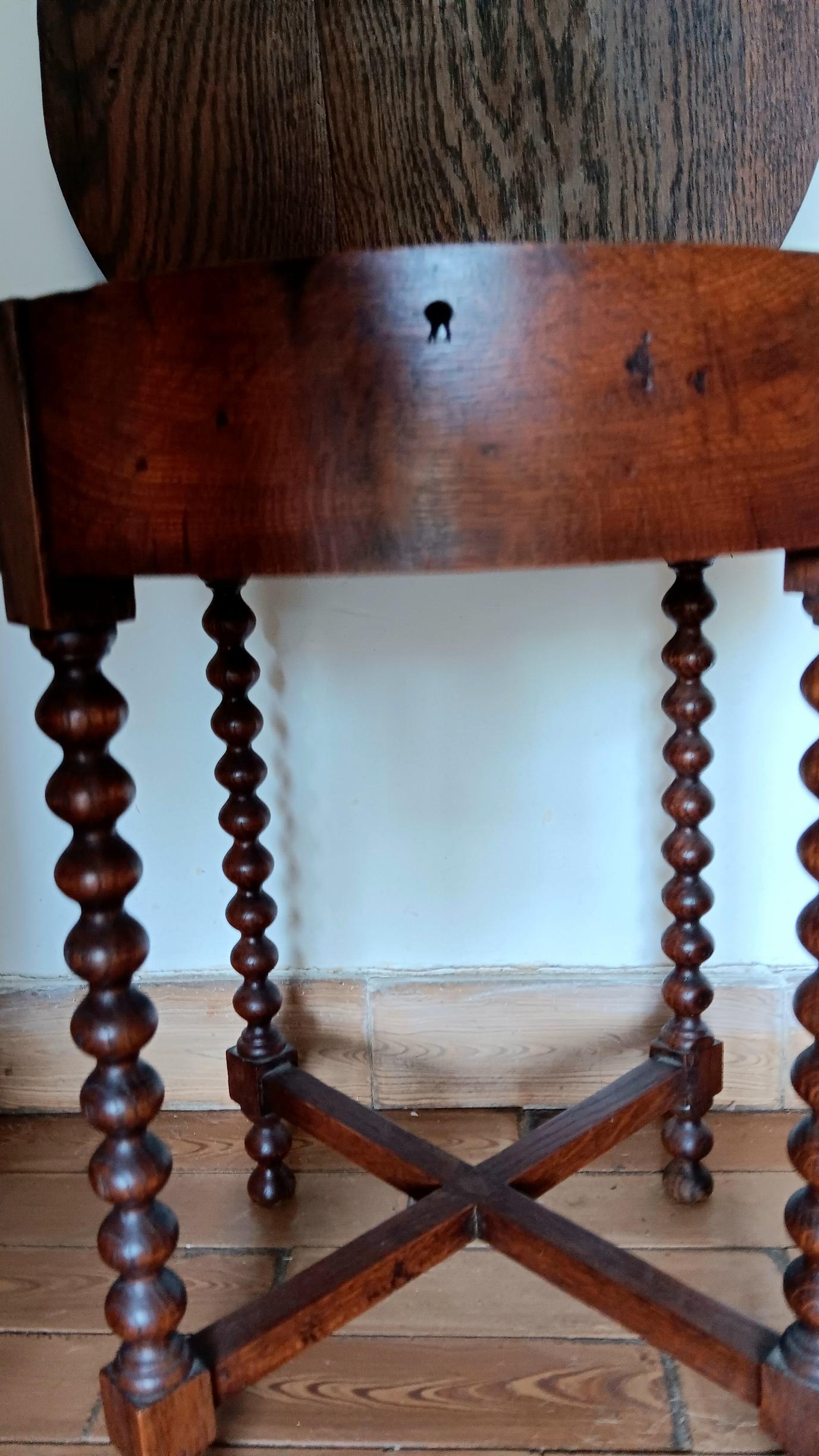 Mesa Auxiliar Antigua Patas Torneadas Compartimento Interior Principios Siglo XX España Español en venta