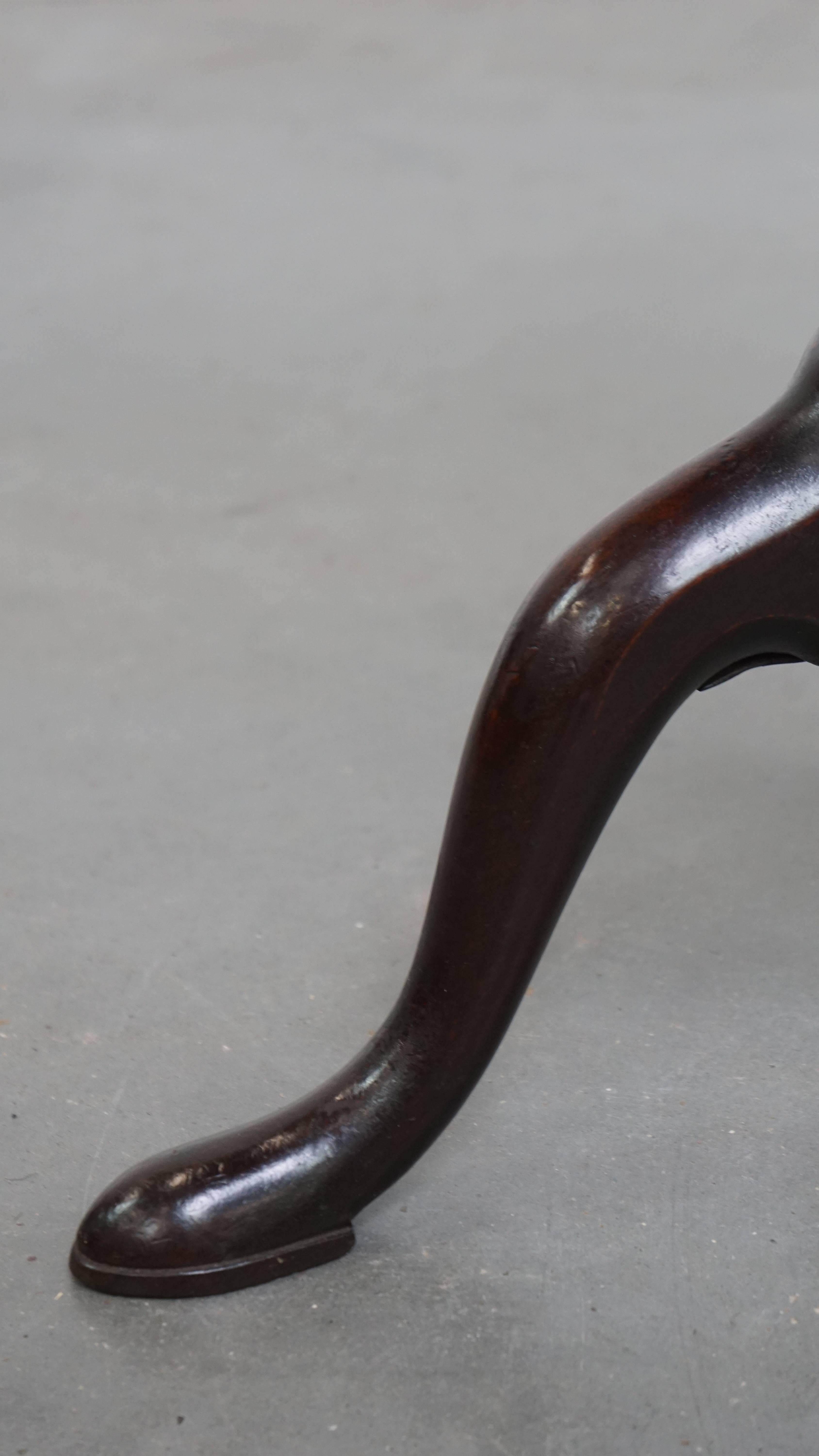 Antigua mesa auxiliar / de vino con tablero de una sola pieza de principios del siglo XIX en venta 5