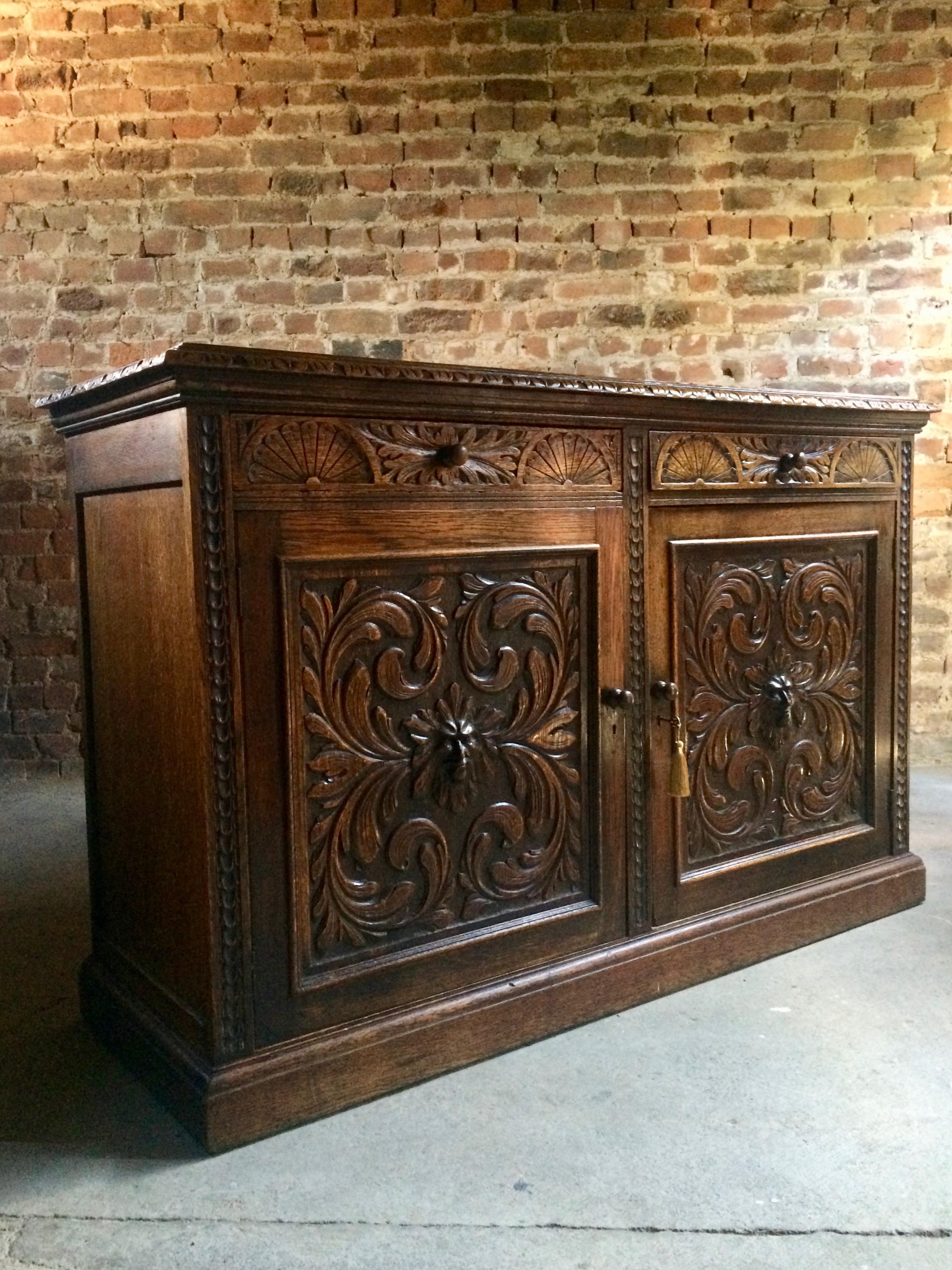 Antique Sideboard Credenza Buffet Greenman Oak Victorian 19th Century, 1870 7