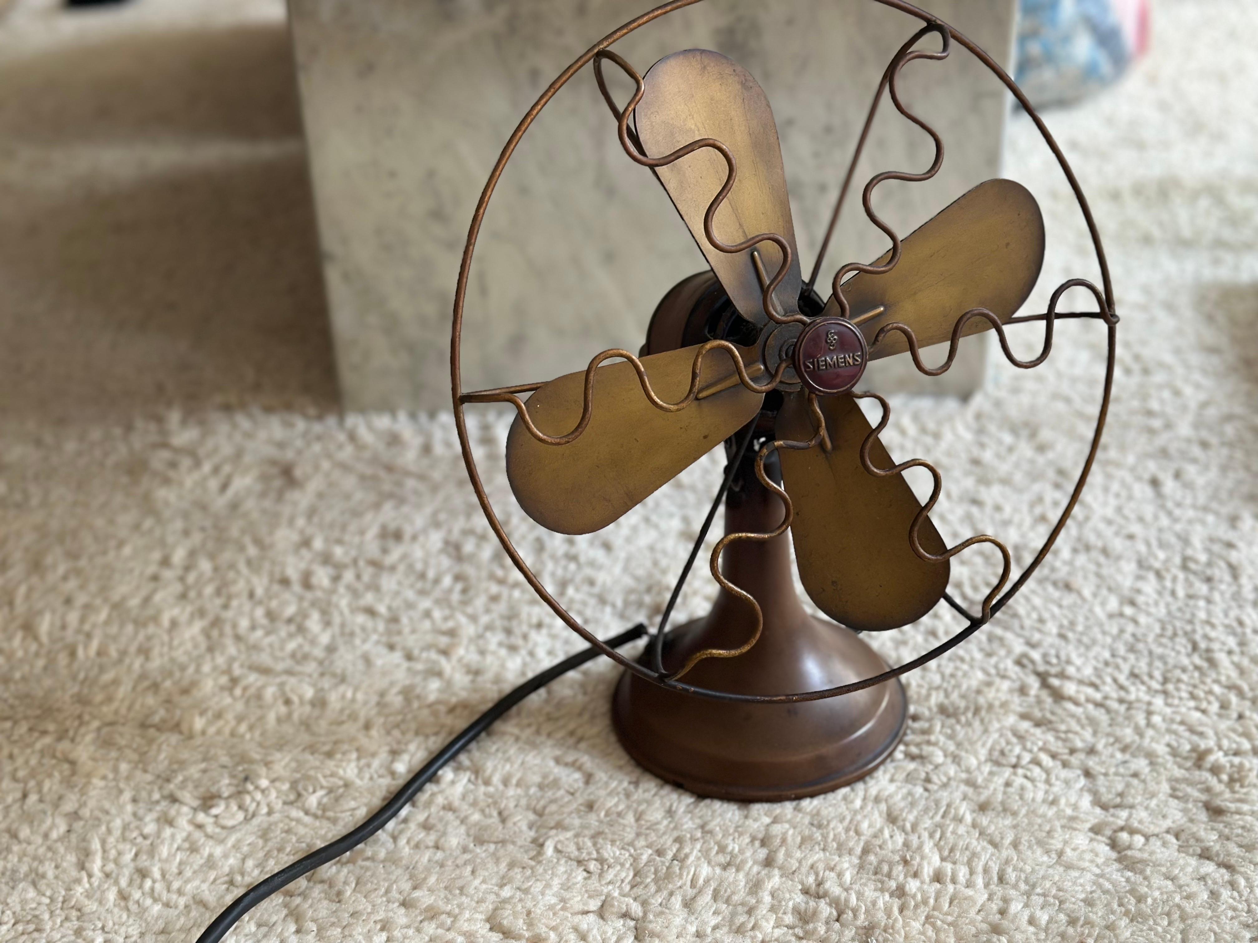 20th Century Antique Siemens Art Deco Bakelite & Brass Fan, 1920s For Sale