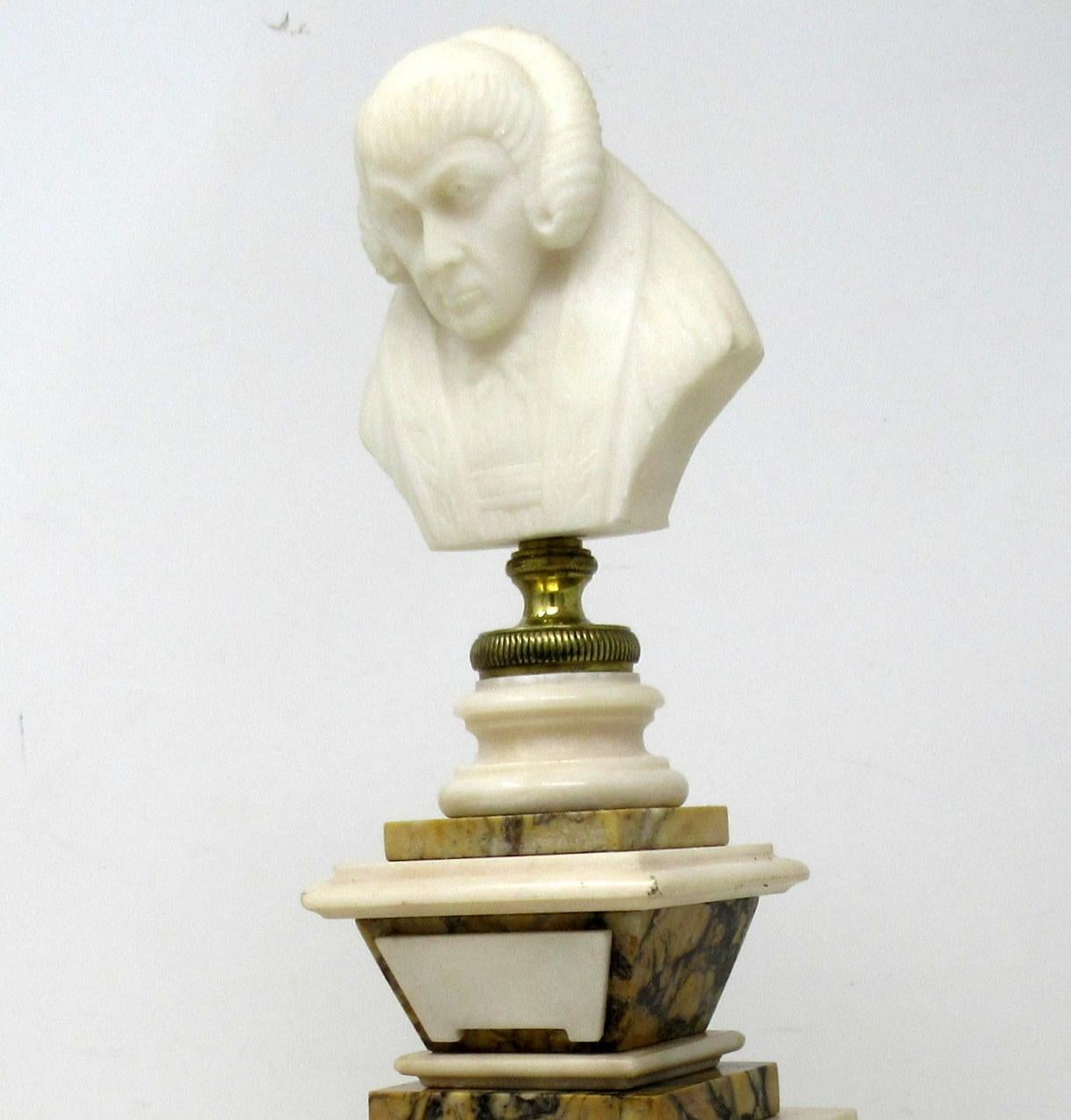Buste classique ancien de dame en marbre crème Grand Tour de Sienne 1