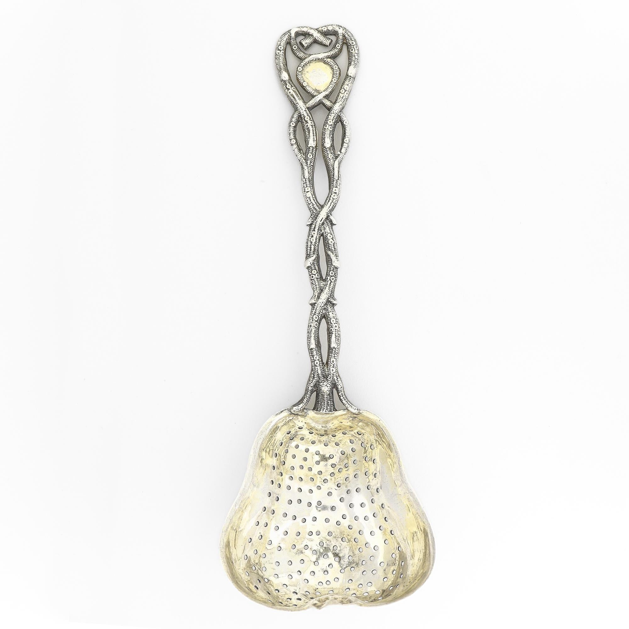 Antik Signiert 19. Jahrhundert Figural Russisch 84 Silber Birnenförmig Teesieb im Zustand „Gut“ im Angebot in Philadelphia, PA