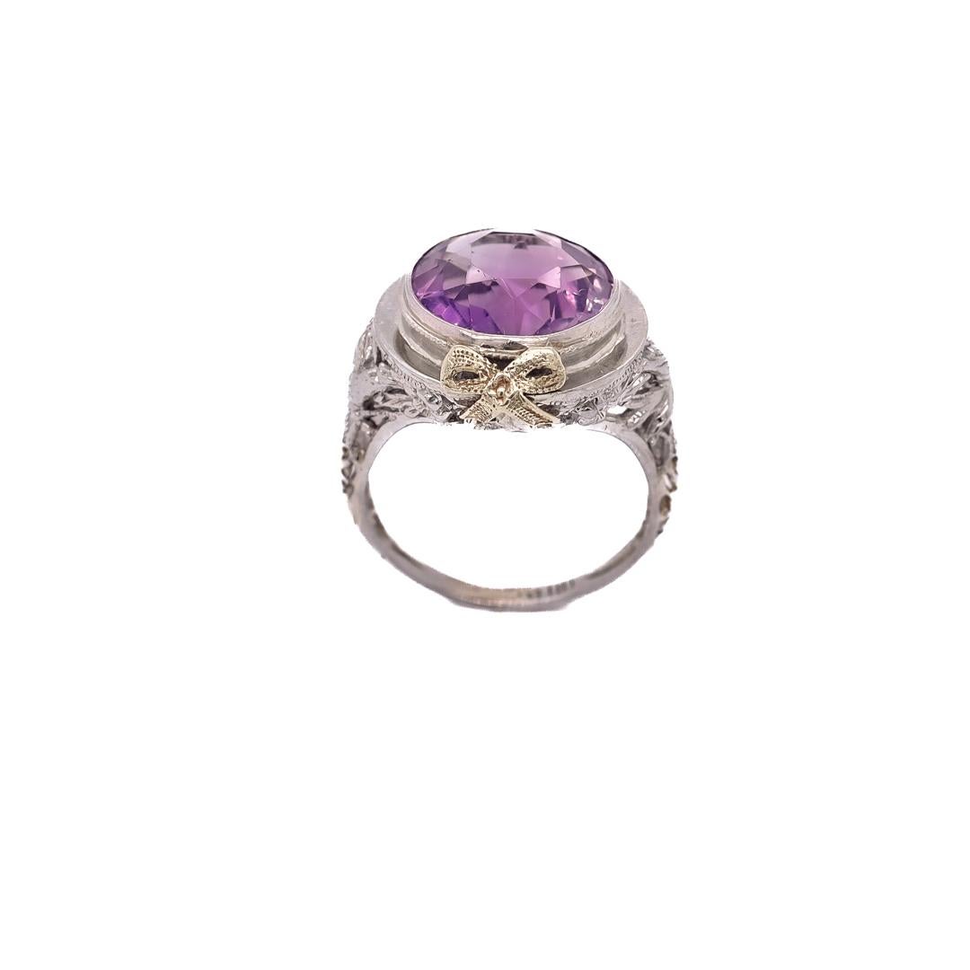 Antique Signed Art Deco 18k Gold & Amethyst Filigree Ring with Lovebirds In Good Condition For Sale In Philadelphia, PA