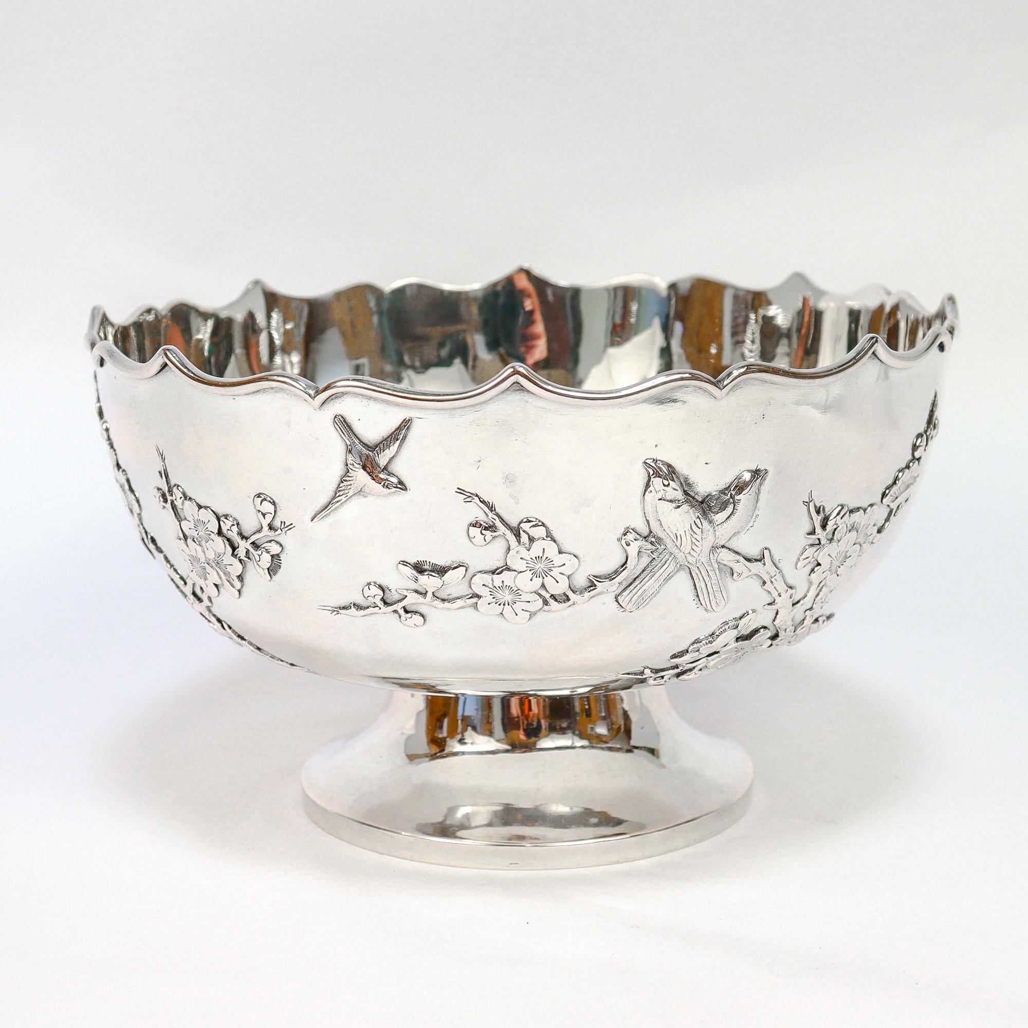 20ième siècle Ancienne coupe à pied en argent sterling signée de l'exportation chinoise par Sing Fat en vente