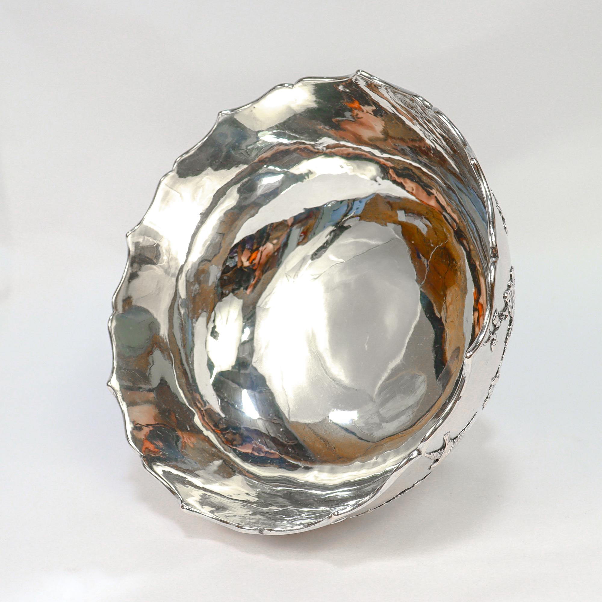 Ancienne coupe à pied en argent sterling signée de l'exportation chinoise par Sing Fat en vente 2