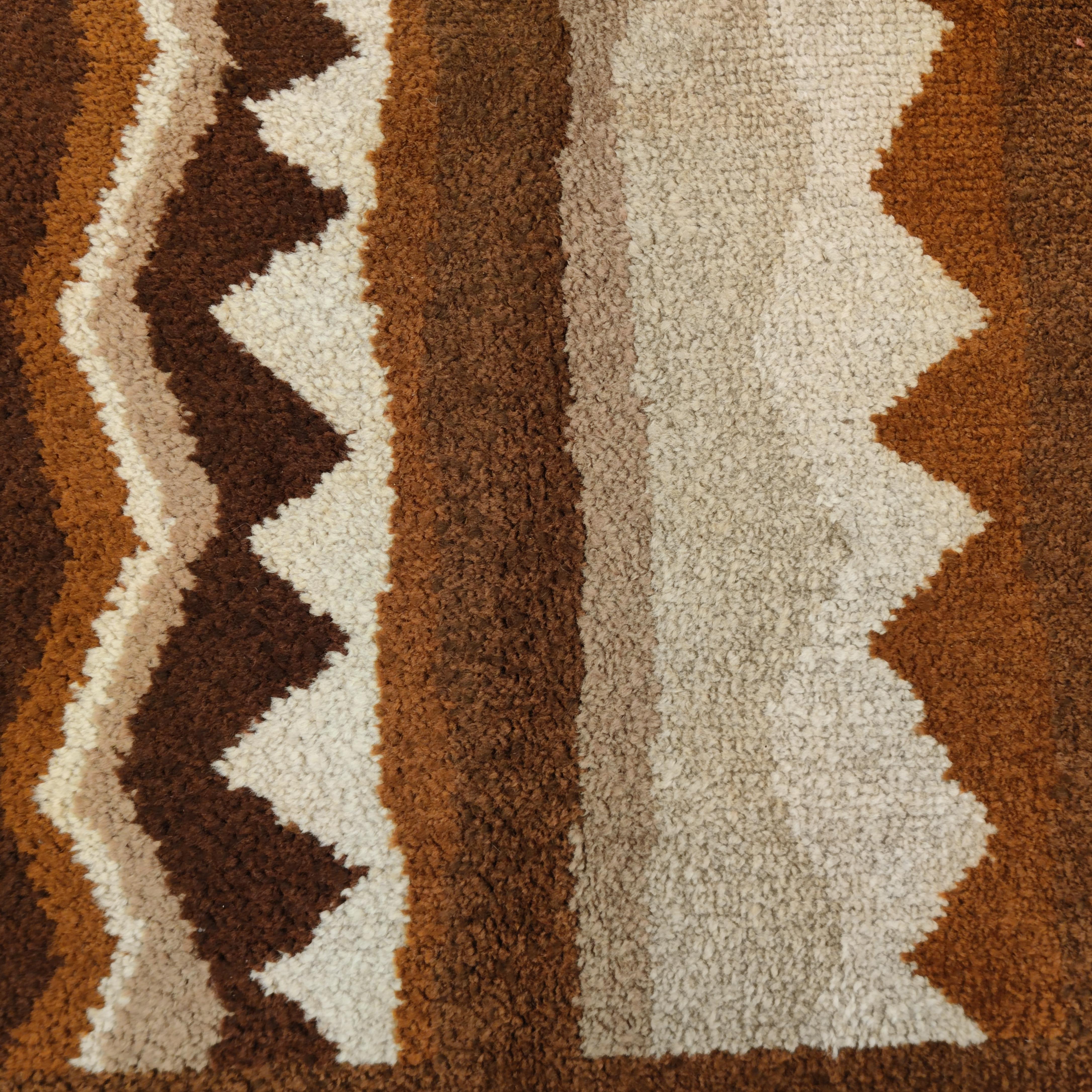 Tapis Art Déco français ancien signé avec des tons terreux Bon état - En vente à Milan, IT