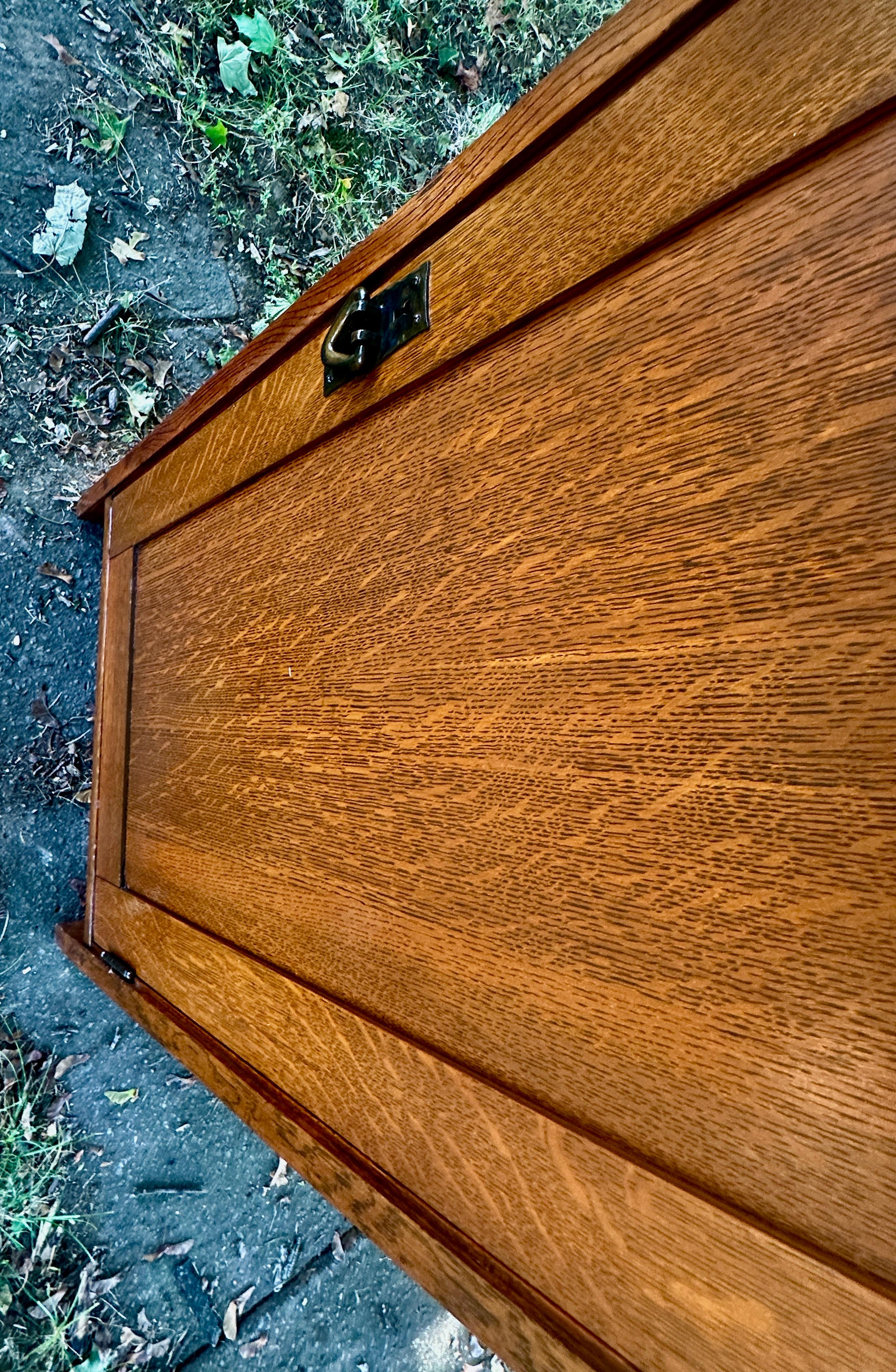 Armoire ancienne à une porte signée Gustav Stickley - W8028 en vente 2