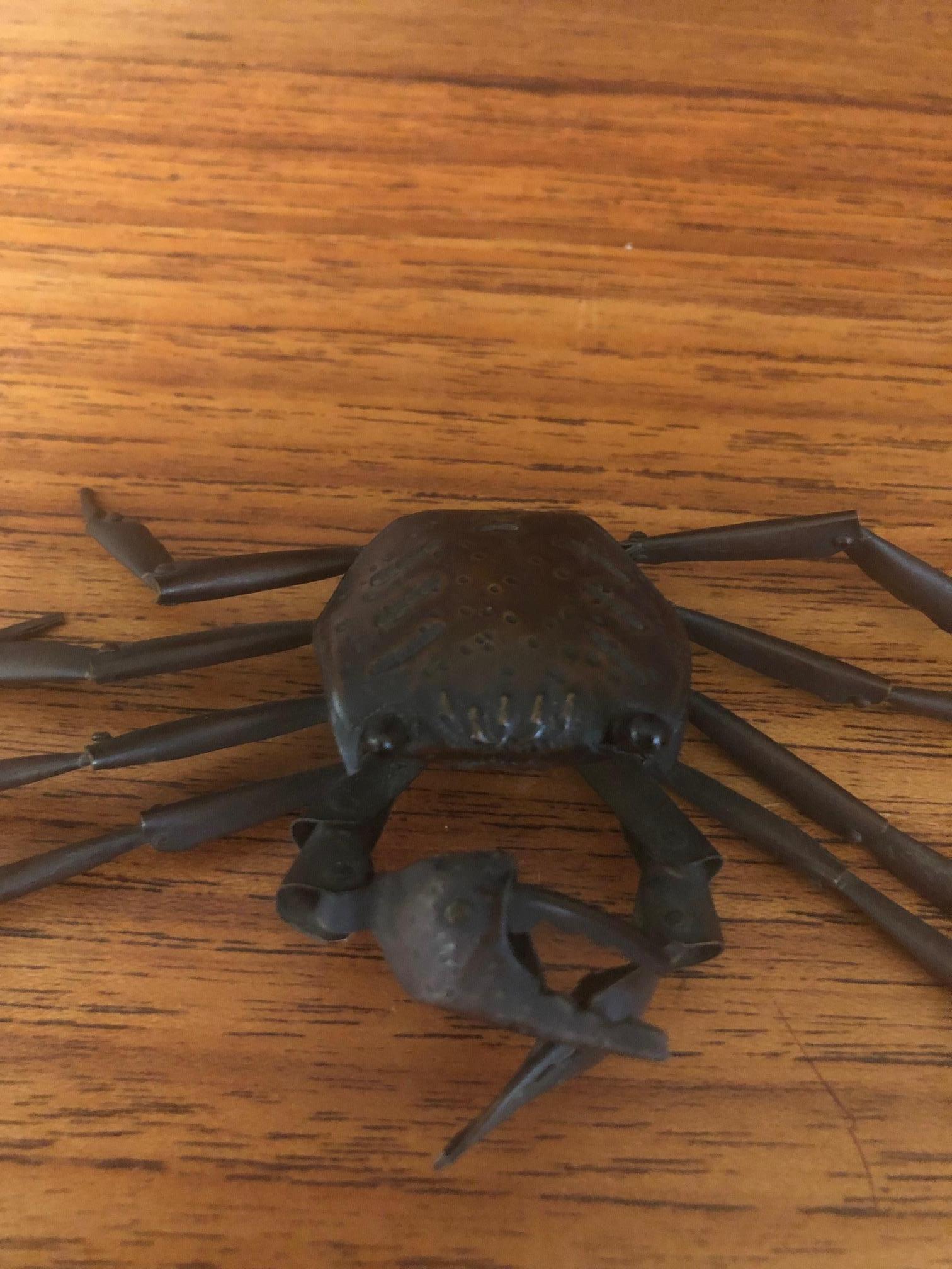 Meiji Antique Signed Japanese Articulated Crab Sculpture in Copper Jizai Okimono For Sale