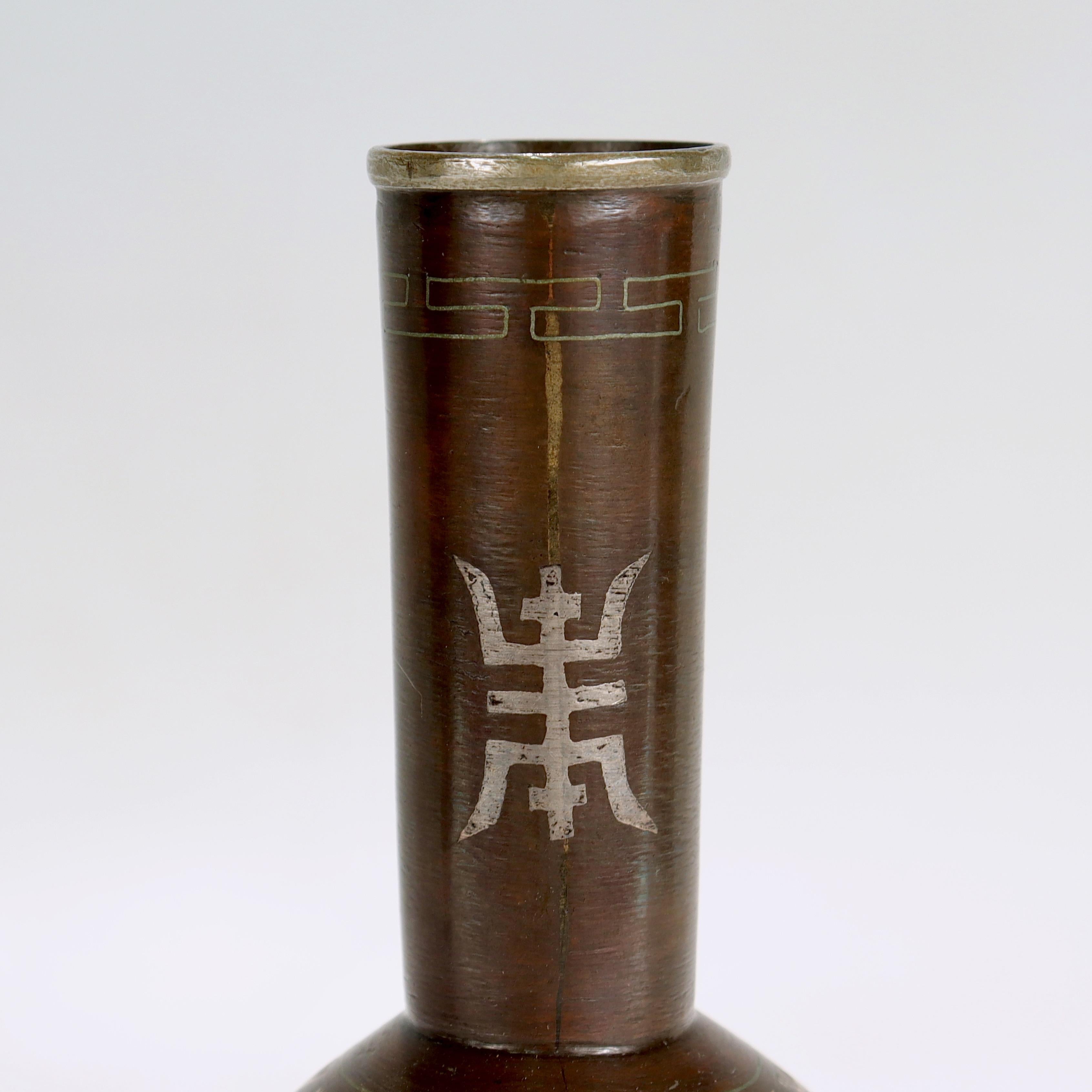 Antico vaso firmato in bronzo a doppia zucca giapponese del periodo Meiji, in metalli misti in vendita 4
