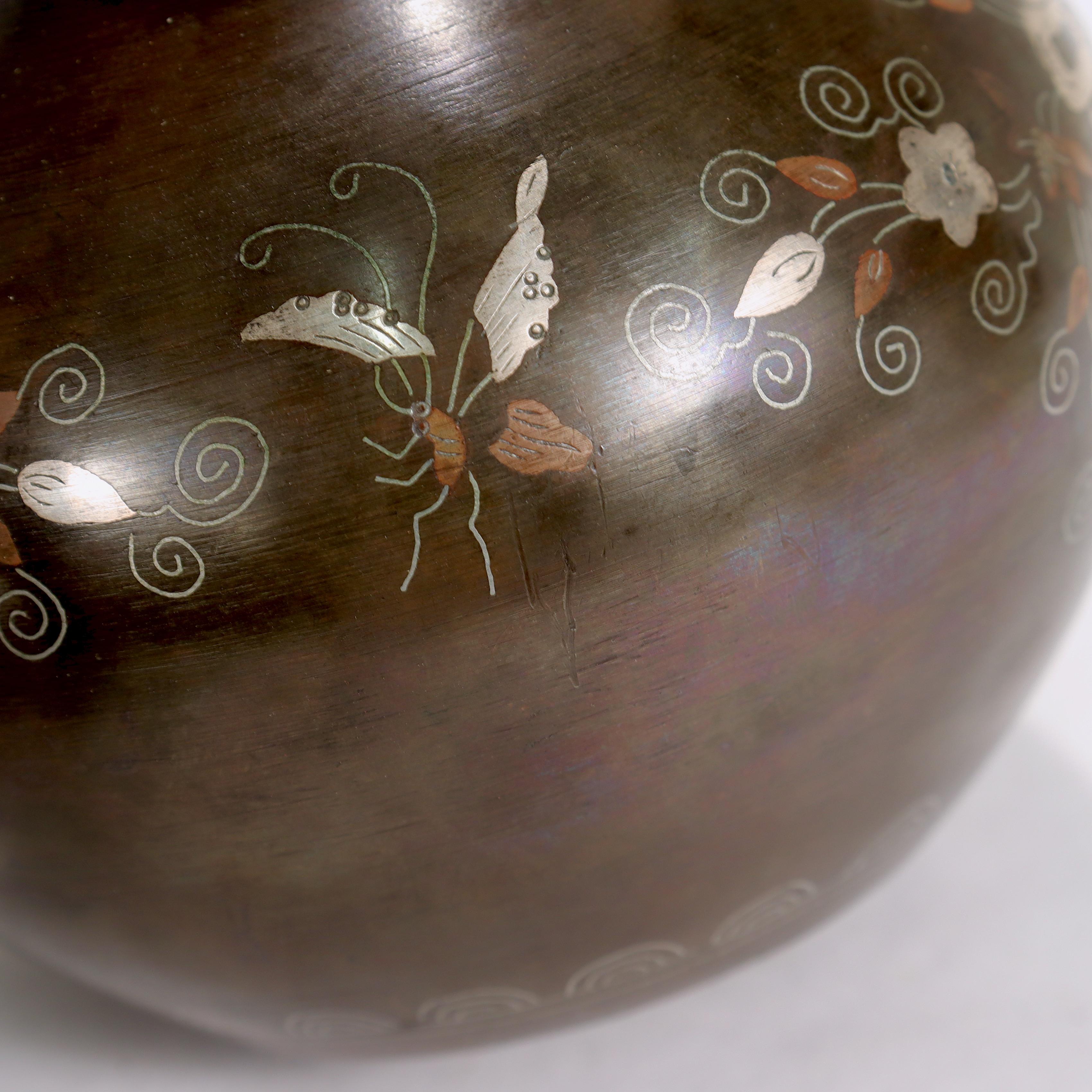 Antico vaso firmato in bronzo a doppia zucca giapponese del periodo Meiji, in metalli misti in vendita 8