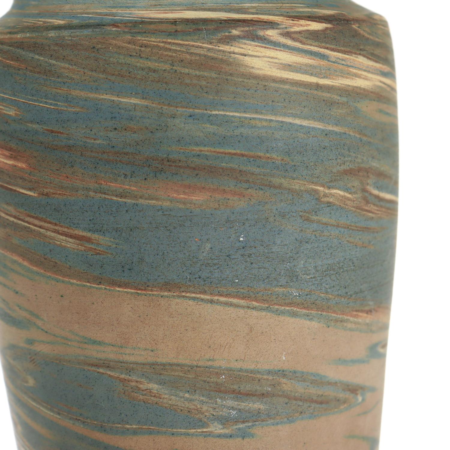 Antike signierte Niloak-Vase aus Ozark-Keramik, marmoriert, Missionswirbel, Ozark im Angebot 6