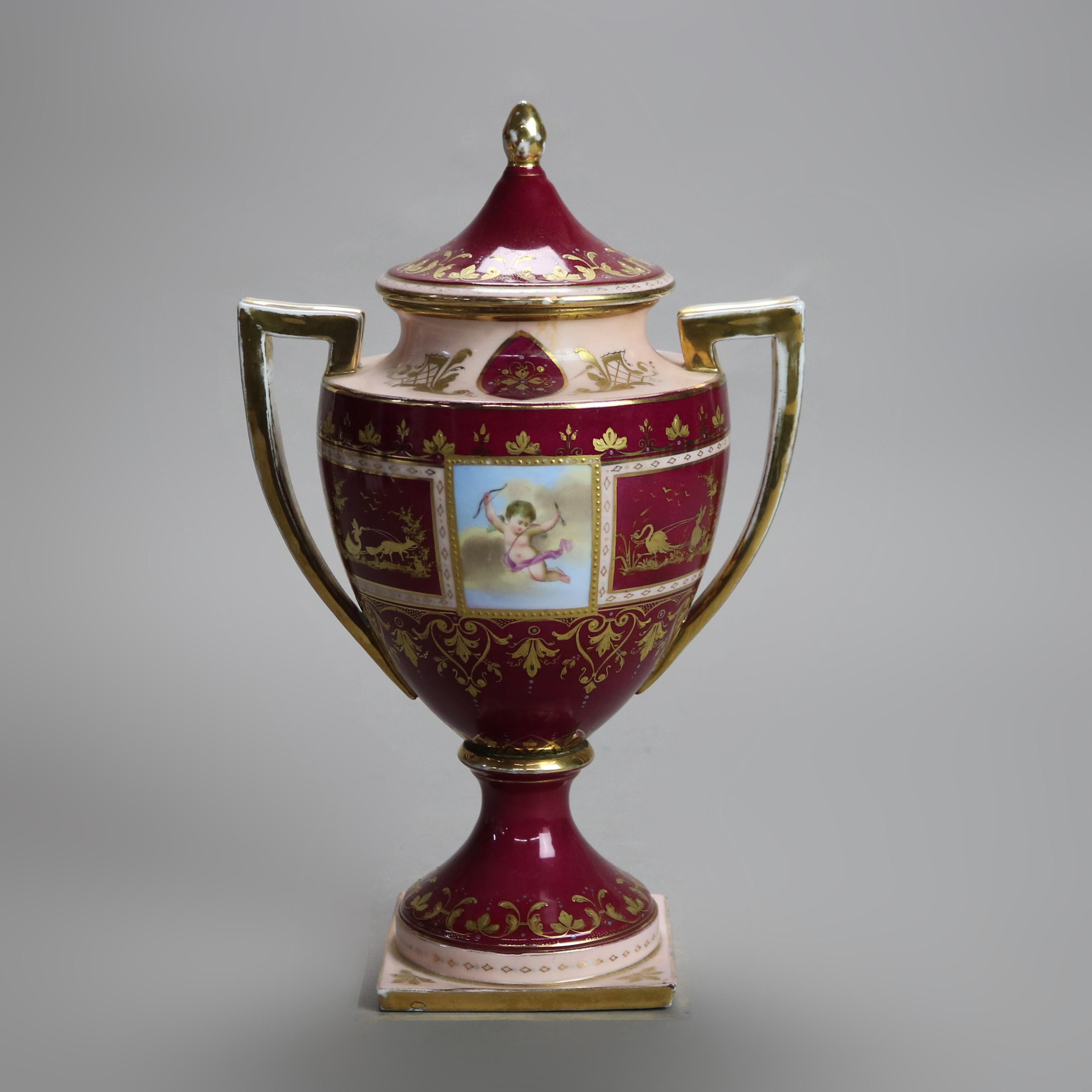 Antigua urna con tapa de porcelana pintada a mano y dorada firmada por Royal Vienna c1890 siglo XIX
