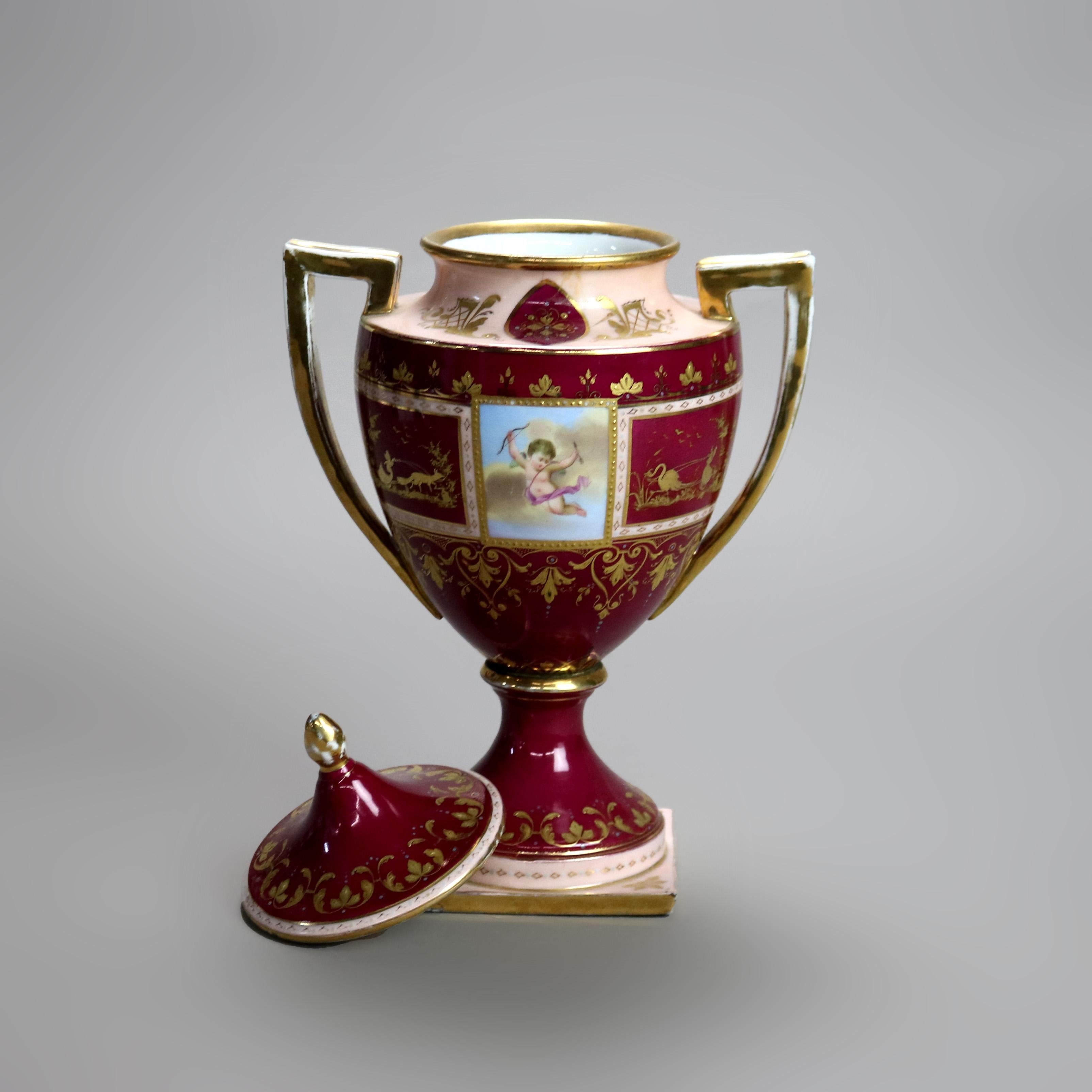 Antigua urna con tapa de porcelana pintada a mano y dorada firmada por Royal Vienna c1890 Porcelana