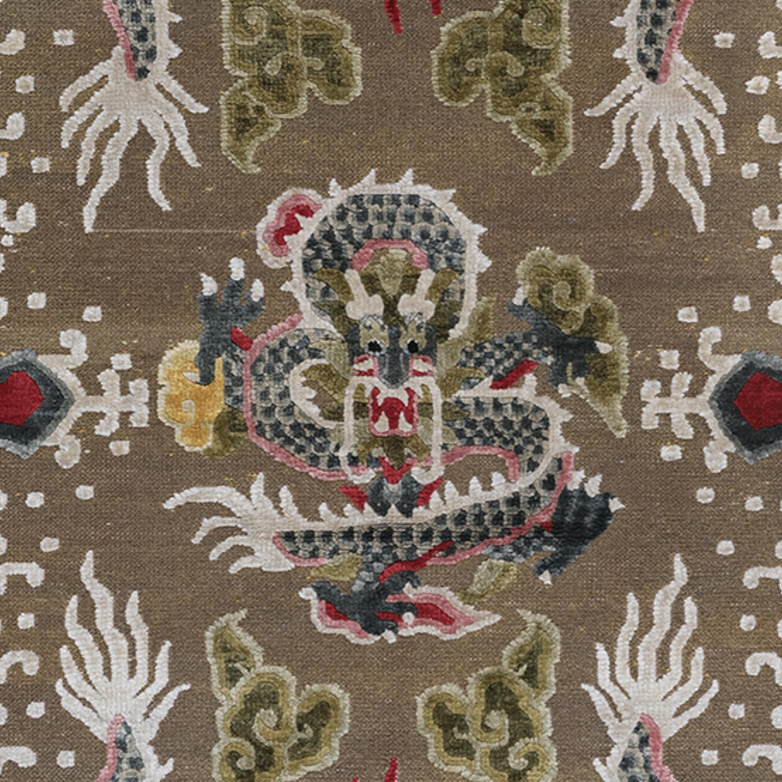 Antiker signierter Ningxia-Teppich aus Seide und Metall (Zentralasiatisch) im Angebot