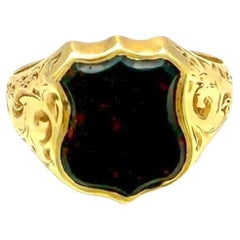 Antique Signet Ring 14 K Yellow Gold Heliotrope Bloodstone in Shape of Shield