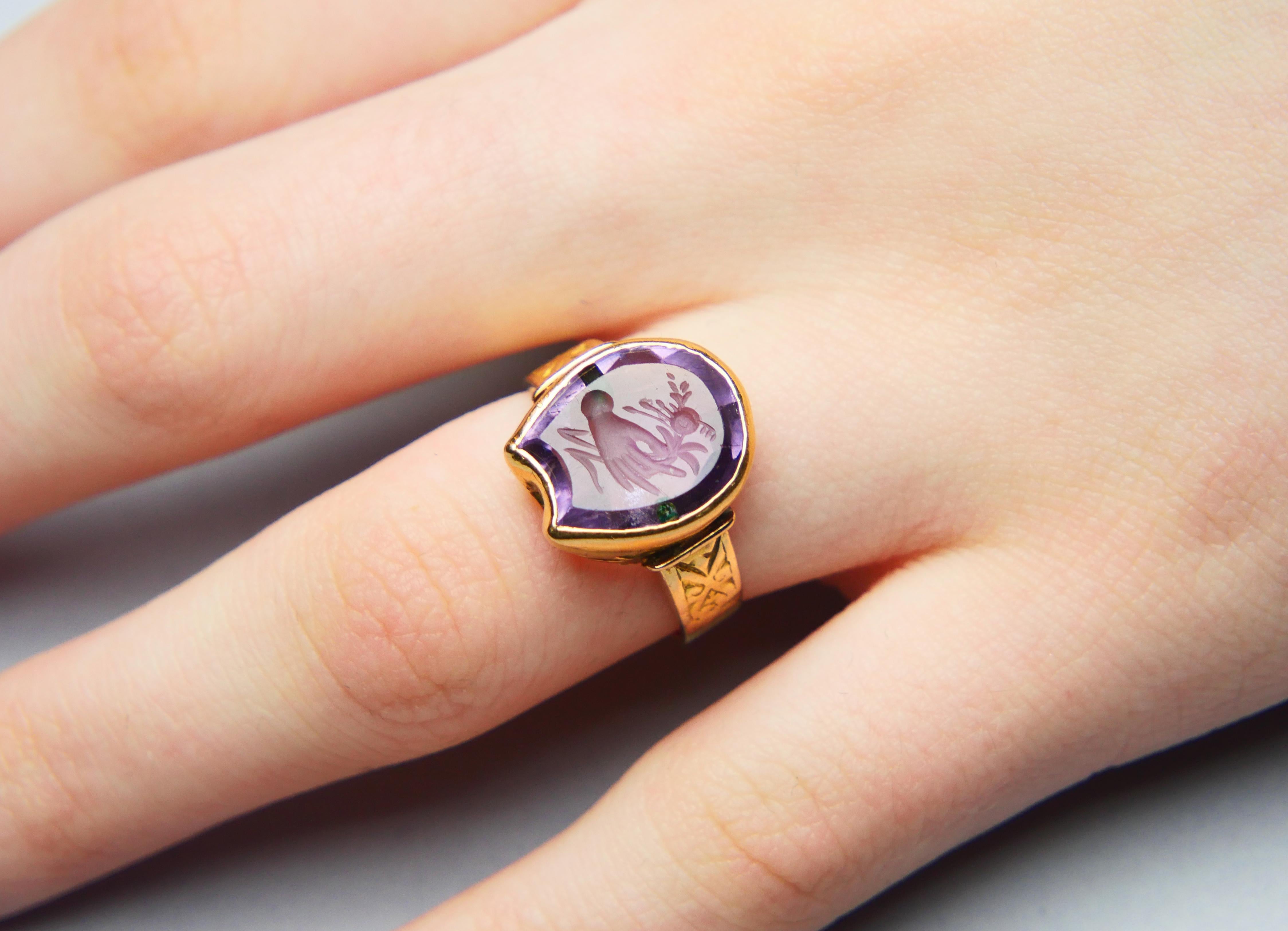 Antique Signet Ring Hand and Flower Intaglio Amethyst solid 18K Ø6.5US/5.1gr For Sale 5