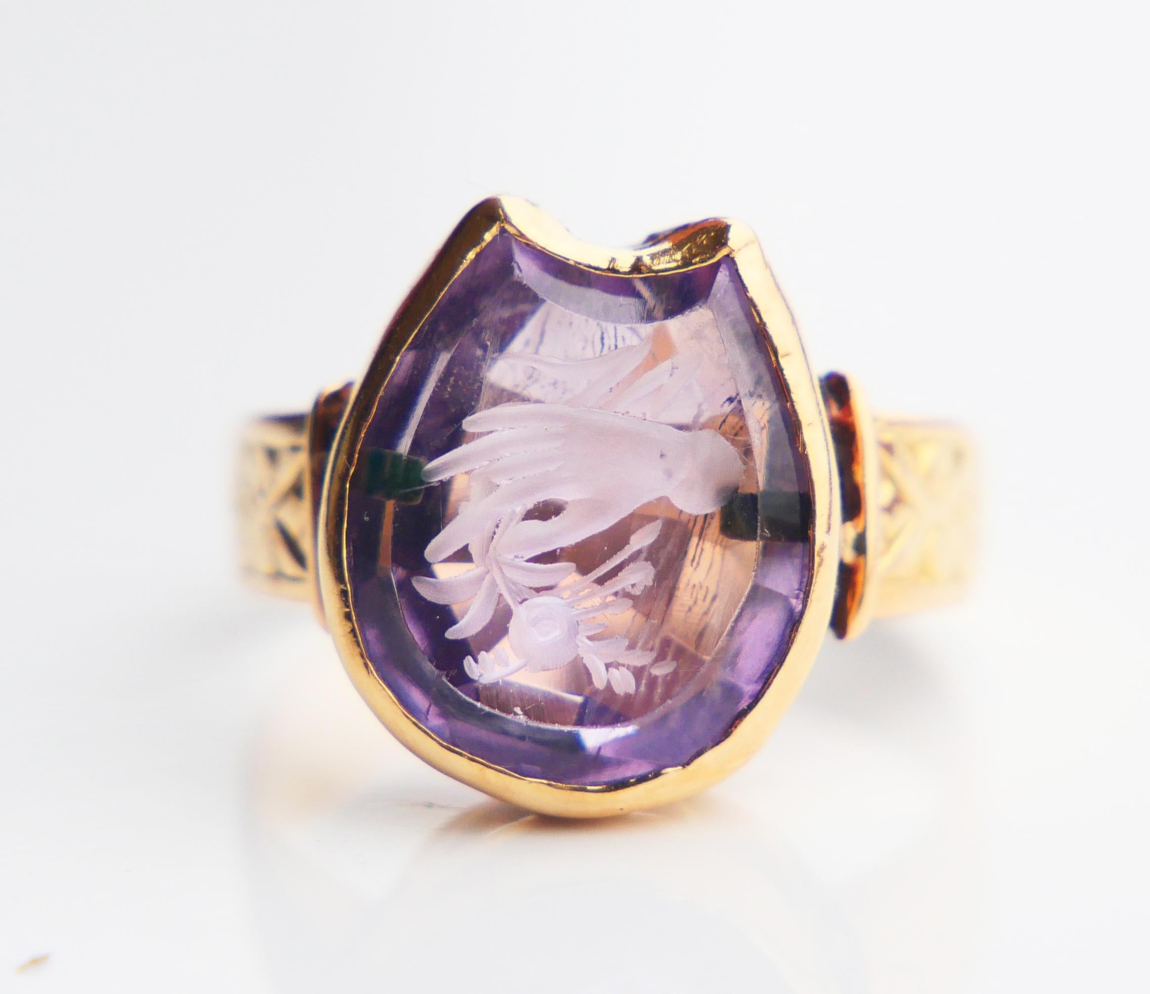 Antique Signet Ring Hand and Flower Intaglio Amethyst solid 18K Ø6.5US/5.1gr For Sale 2