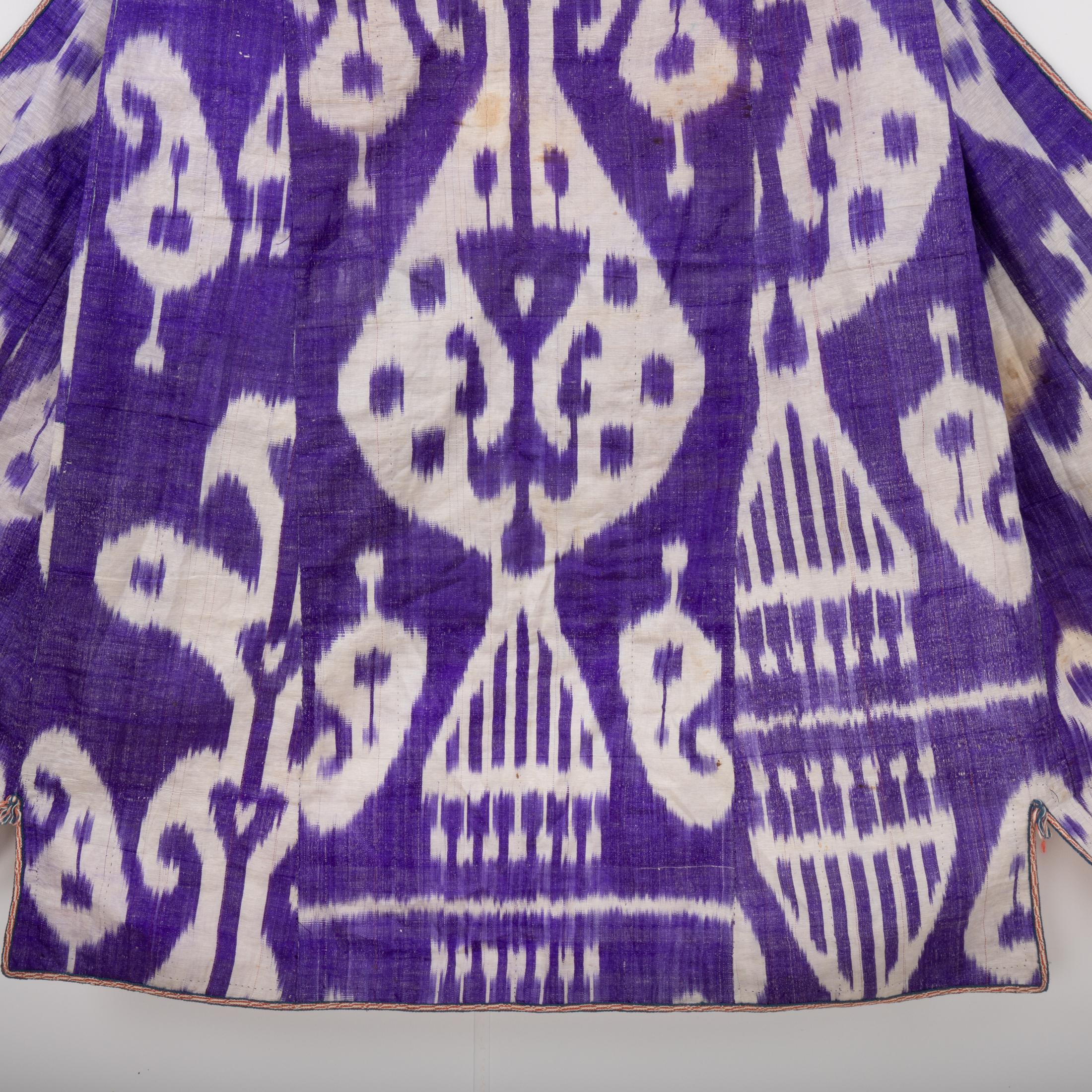 Antiker Ikat Chapan aus Seide und Baumwolle, Usbekistan, Ende 19. (Volkskunst) im Angebot