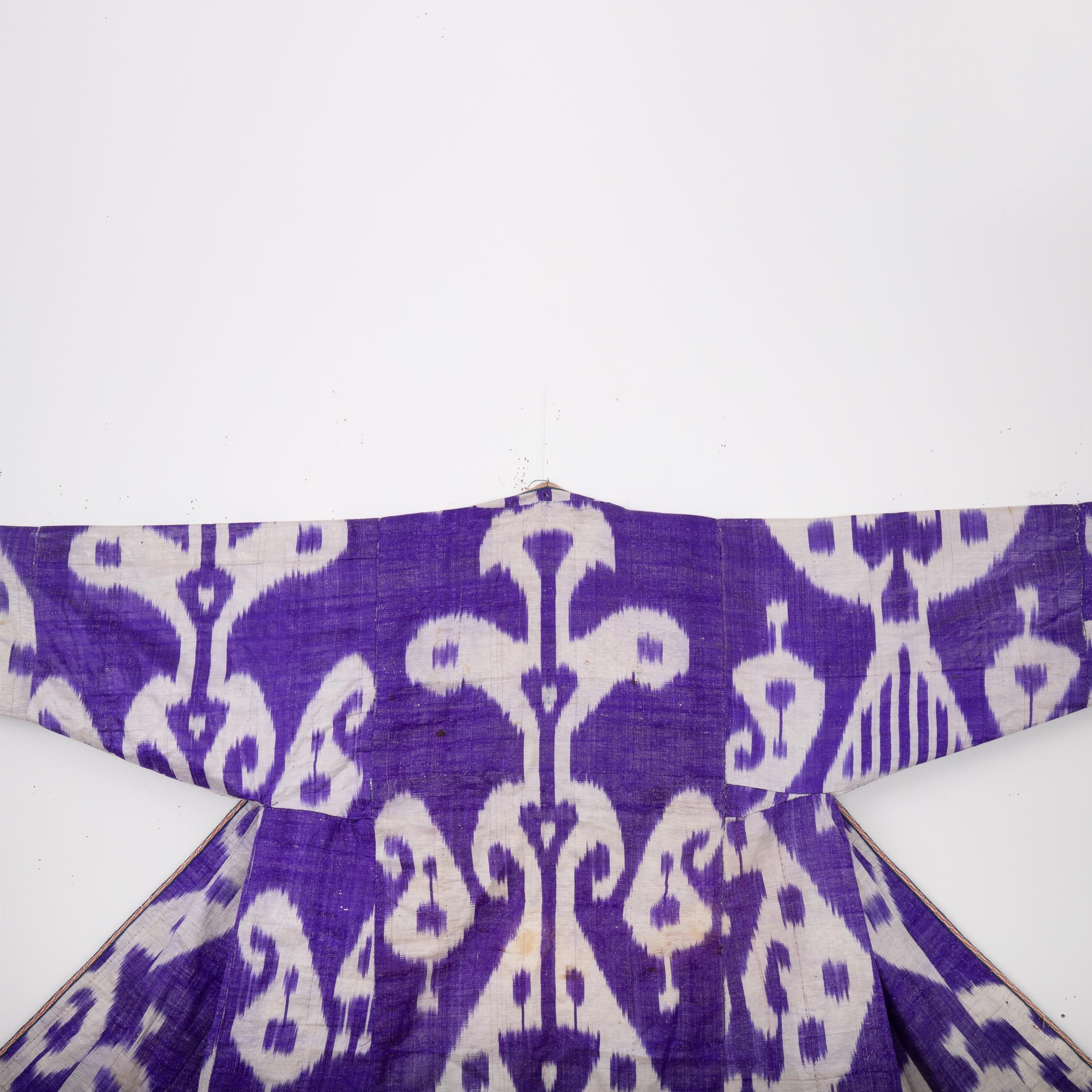 Antiker Ikat Chapan aus Seide und Baumwolle, Usbekistan, Ende 19. (Usbekisch) im Angebot
