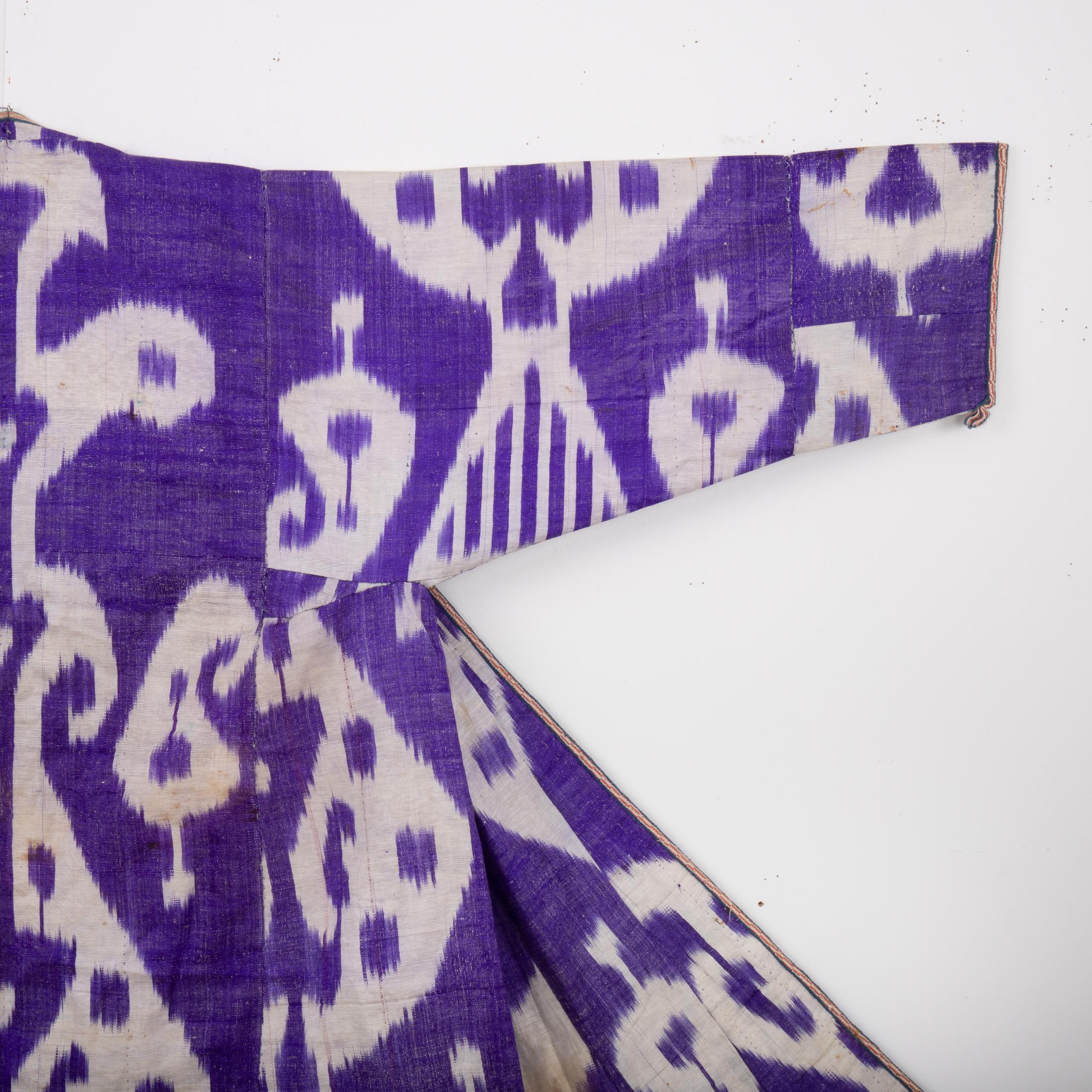 Antiker Ikat Chapan aus Seide und Baumwolle, Usbekistan, Ende 19. (19. Jahrhundert) im Angebot
