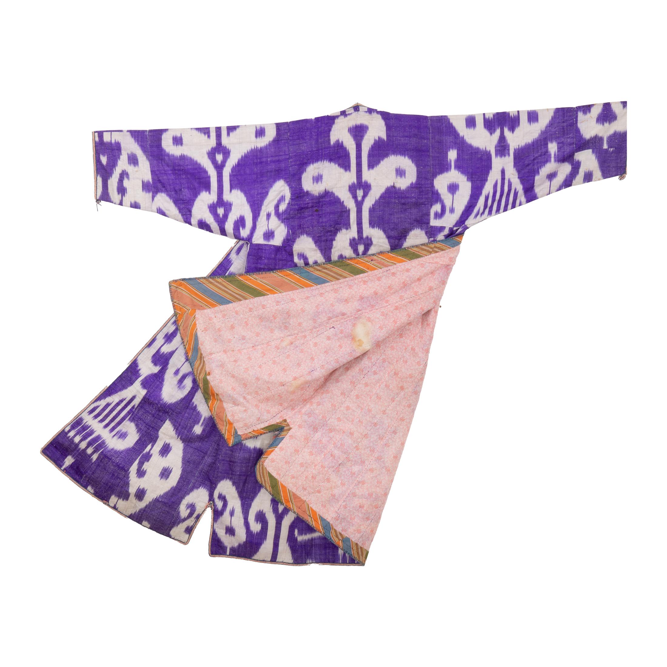 Antiker Ikat Chapan aus Seide und Baumwolle, Usbekistan, Ende 19. im Angebot 1