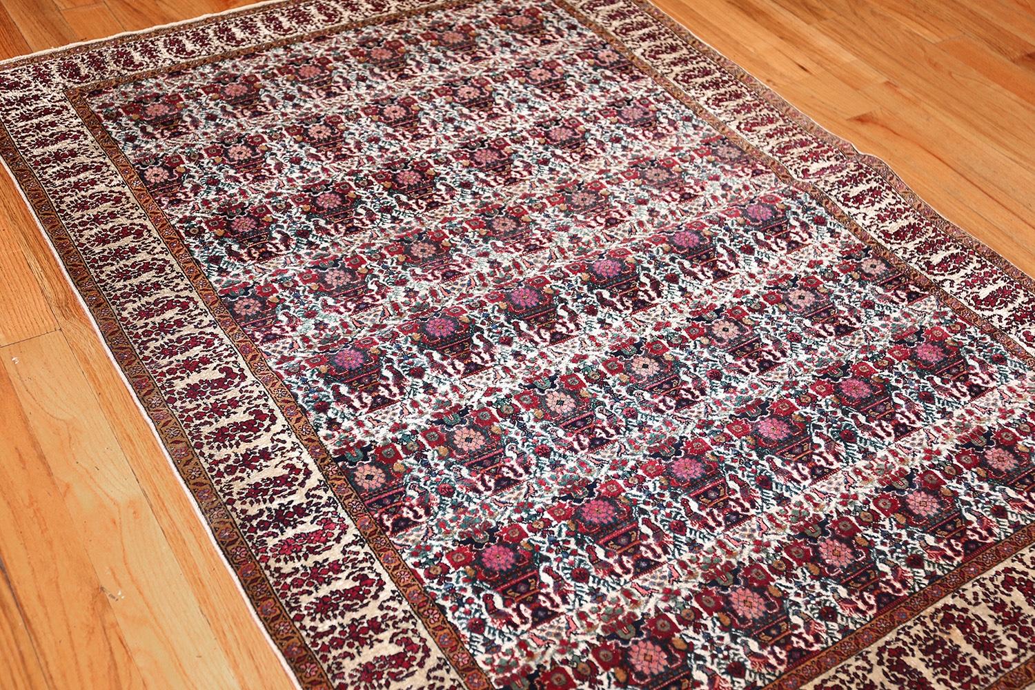 Sarouk Farahan Antique Silk and Wool Persian Farahan Rug. 4 ft 1 in x 5 ft 10 in  For Sale