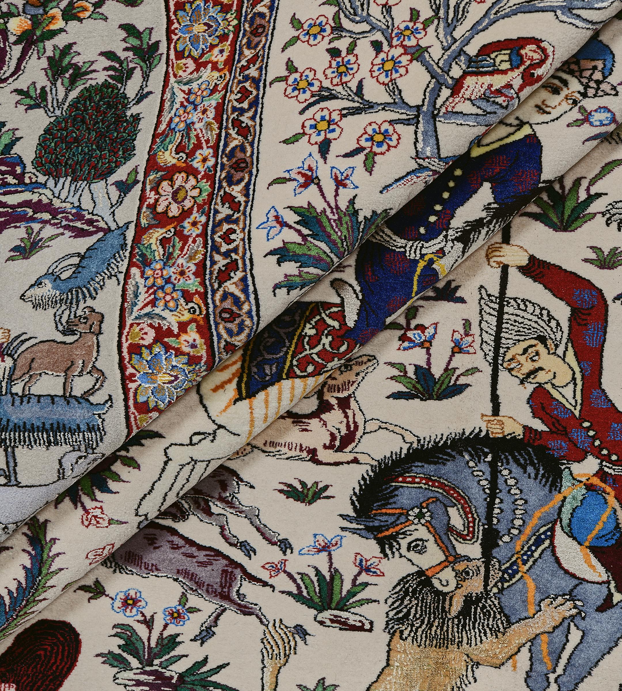Alfombra antigua de seda y lana firmada Akbaroff Persa Isfahan Escena de caza en venta 3