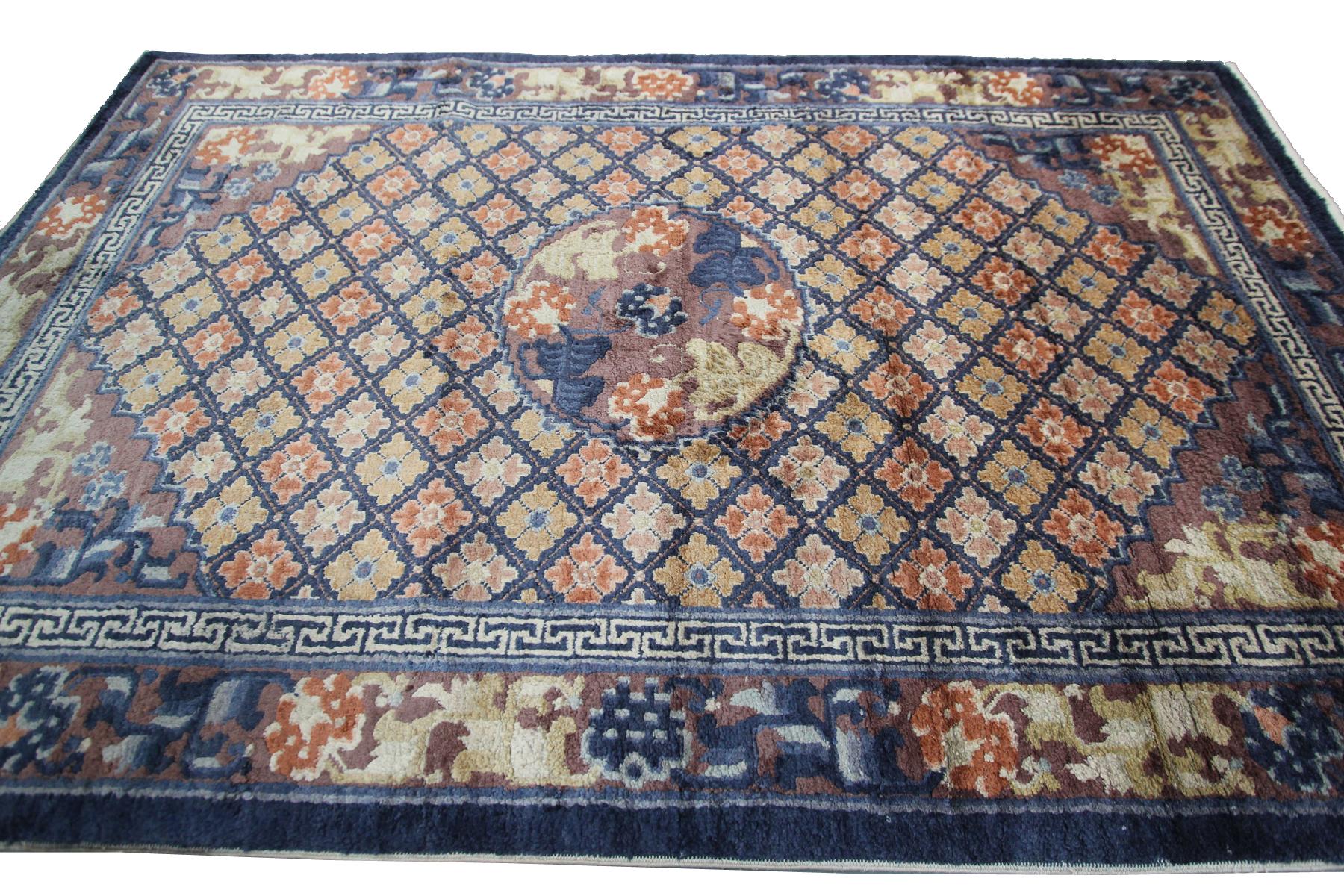 Antique Silk Art Deco Rug Silk Ningshia Rug Chinese Peking Silk Tapestry In Excellent Condition For Sale In New York, NY