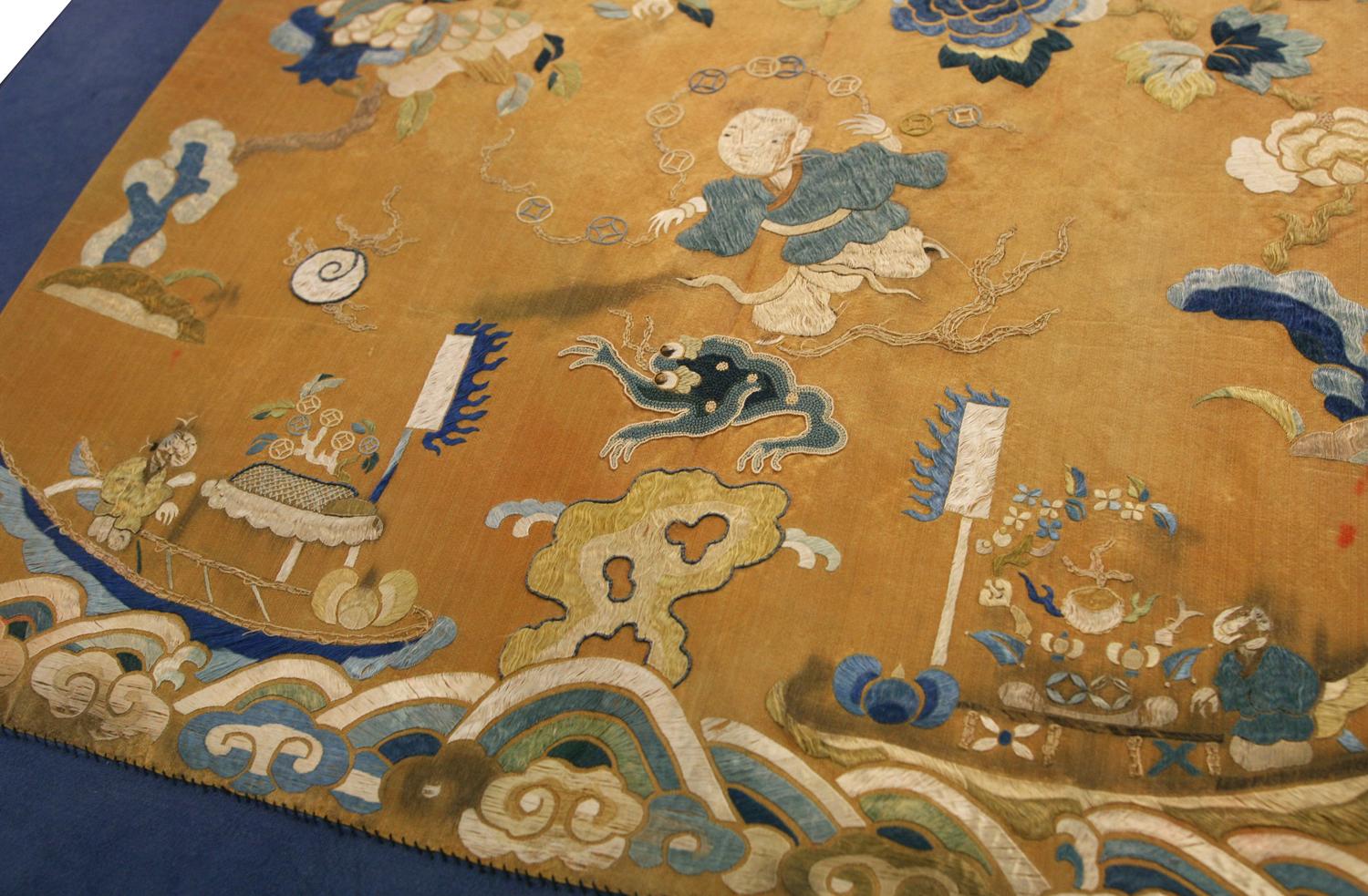 Antike chinesische Seidenmotive mit antiken Motiven, um 1900 (Sonstiges) im Angebot