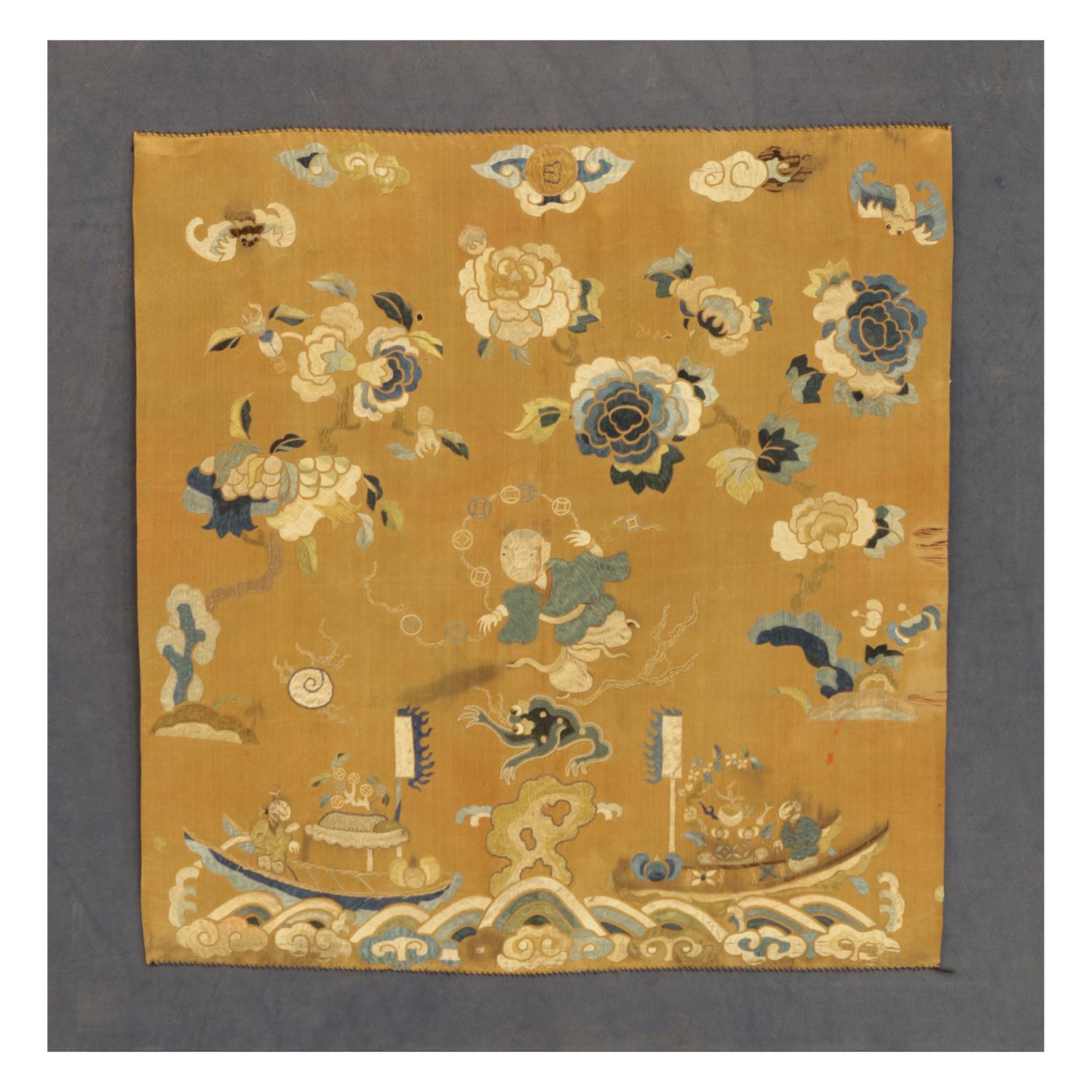 Noué à la main Textile ancien en soie à motifs chinois en soie, vers 1900 en vente