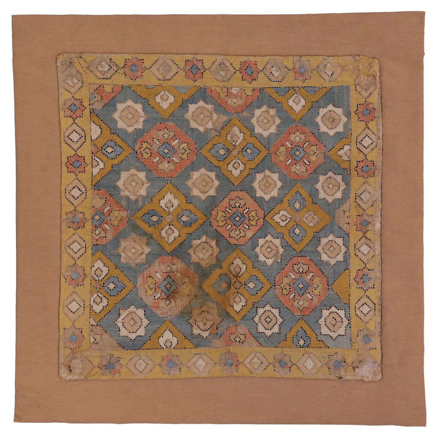 Antike Aserbaidschanische Seidenstickerei mit himmelblauem Hintergrund-Textil, 18. Jahrhundert