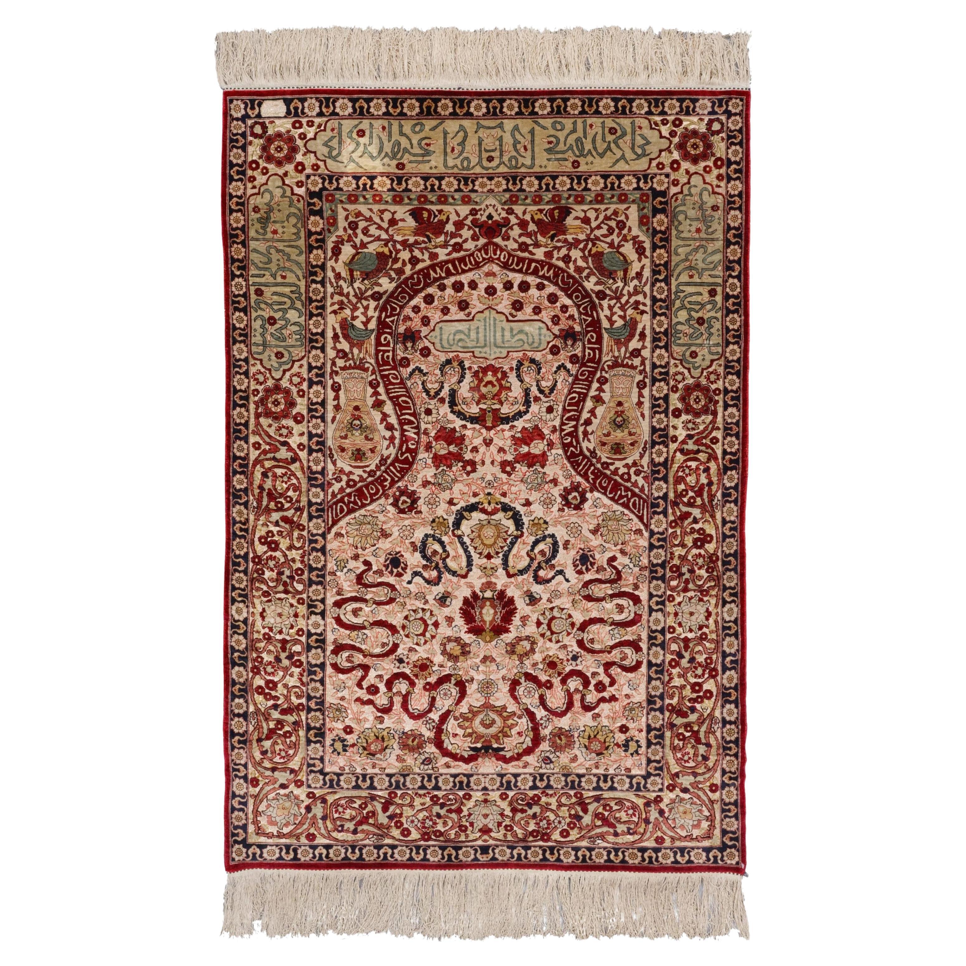 Antique Silk Hereke Prayer Rug - Turkish Silk Hereke Carpet Late 20th Century