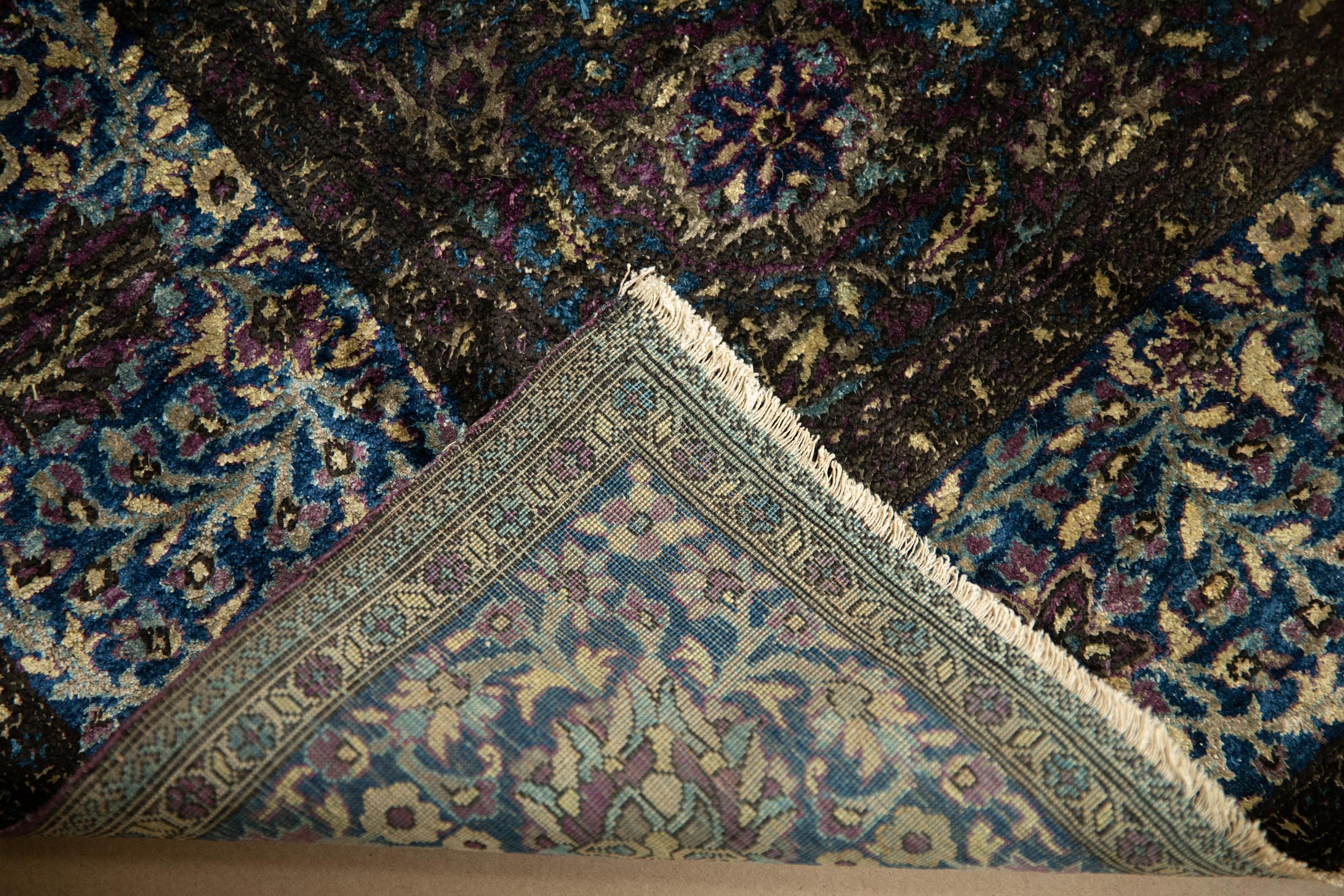 Antiker Kashan-Teppich aus Seide im Angebot 7
