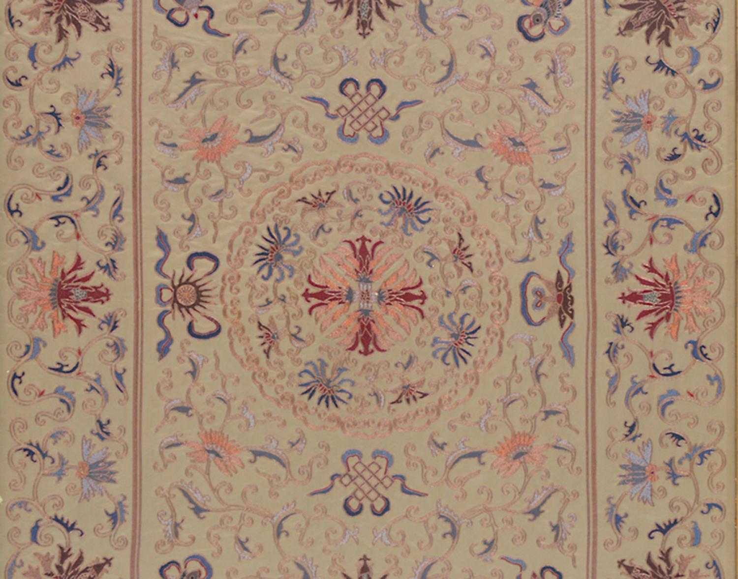 Antique Silk & Metal Chinese Beige Background Color Textile, Late 19th Century In Good Condition For Sale In Ferrara, IT