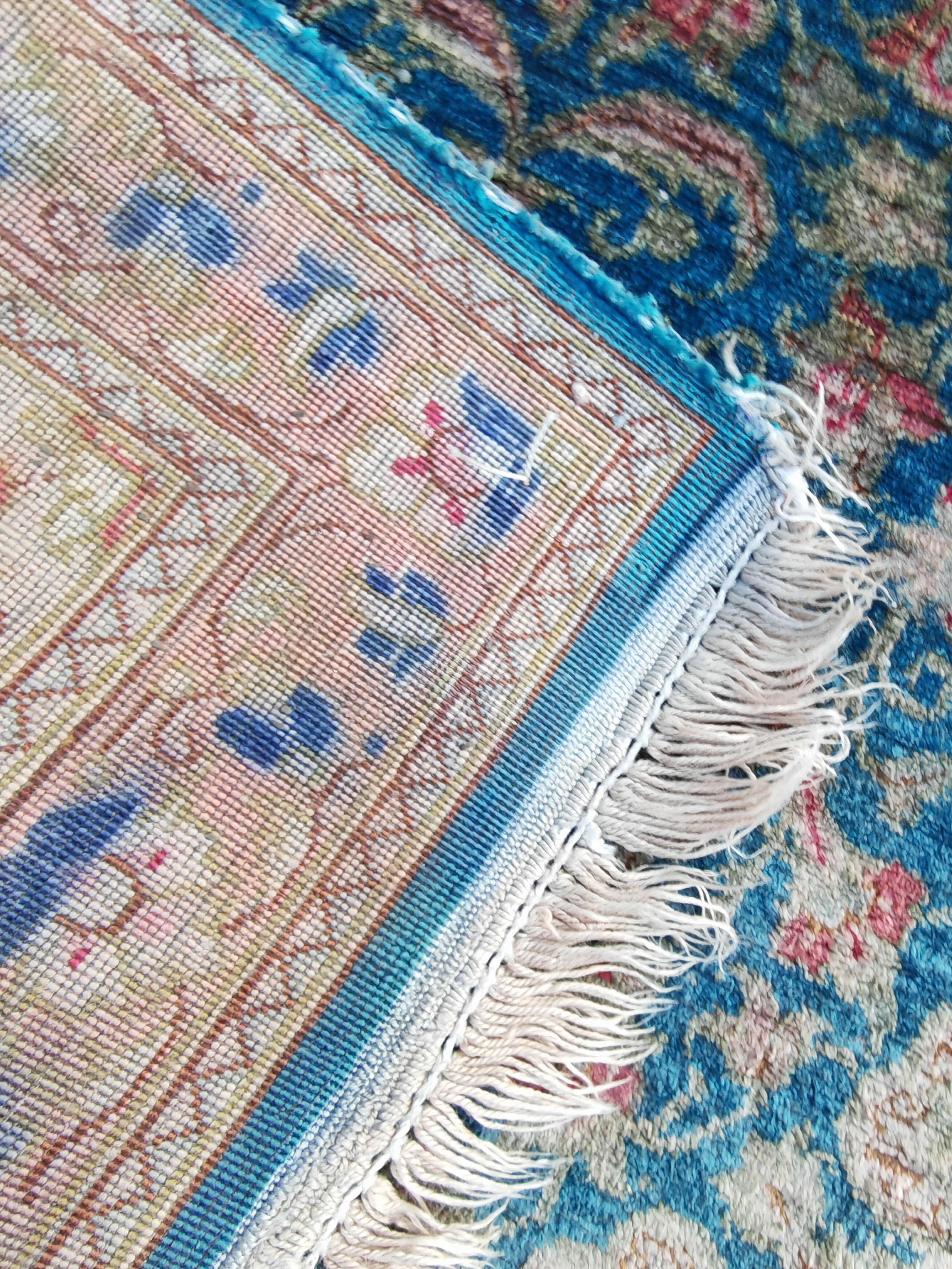 Antiker Seide auf Seide Kleiner Kerman Läufer, handgeknüpft in den 1940er Jahren im Angebot 5