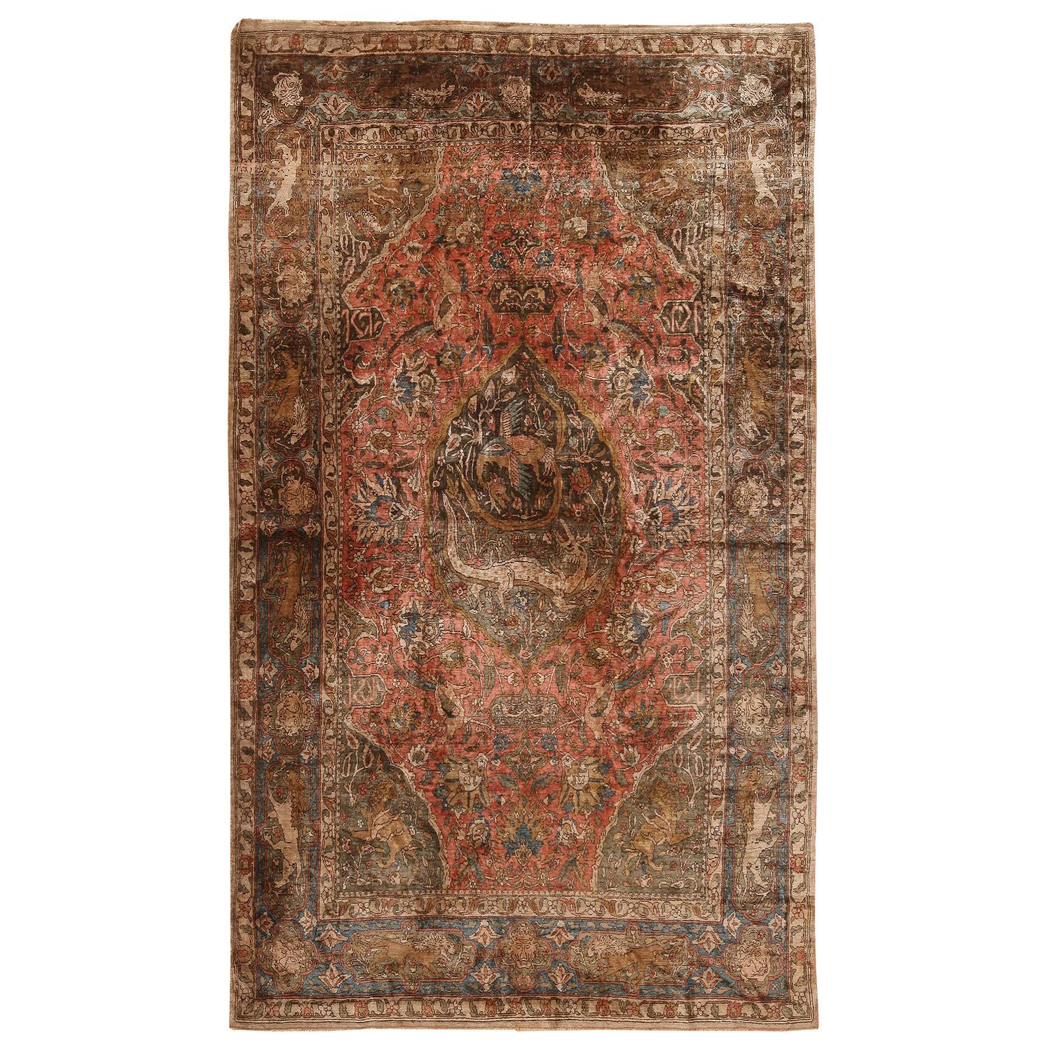 Antiker persischer Sarouk Farahan-Teppich aus Seide aus Sarouk. 4 ft 9 in x 8 ft 2 in
