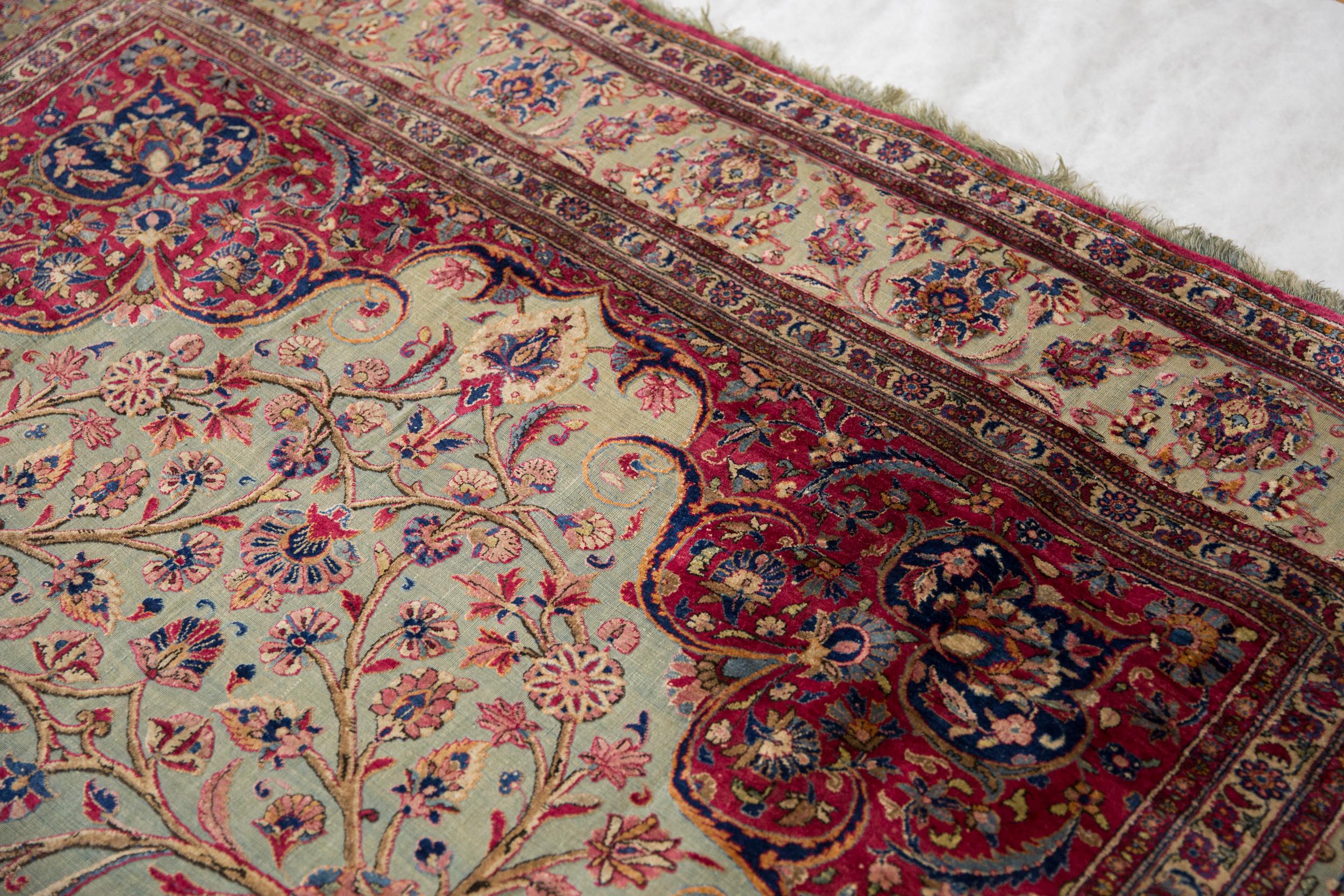 Antique Silk Souf Kashan Carpet In Good Condition For Sale In Katonah, NY