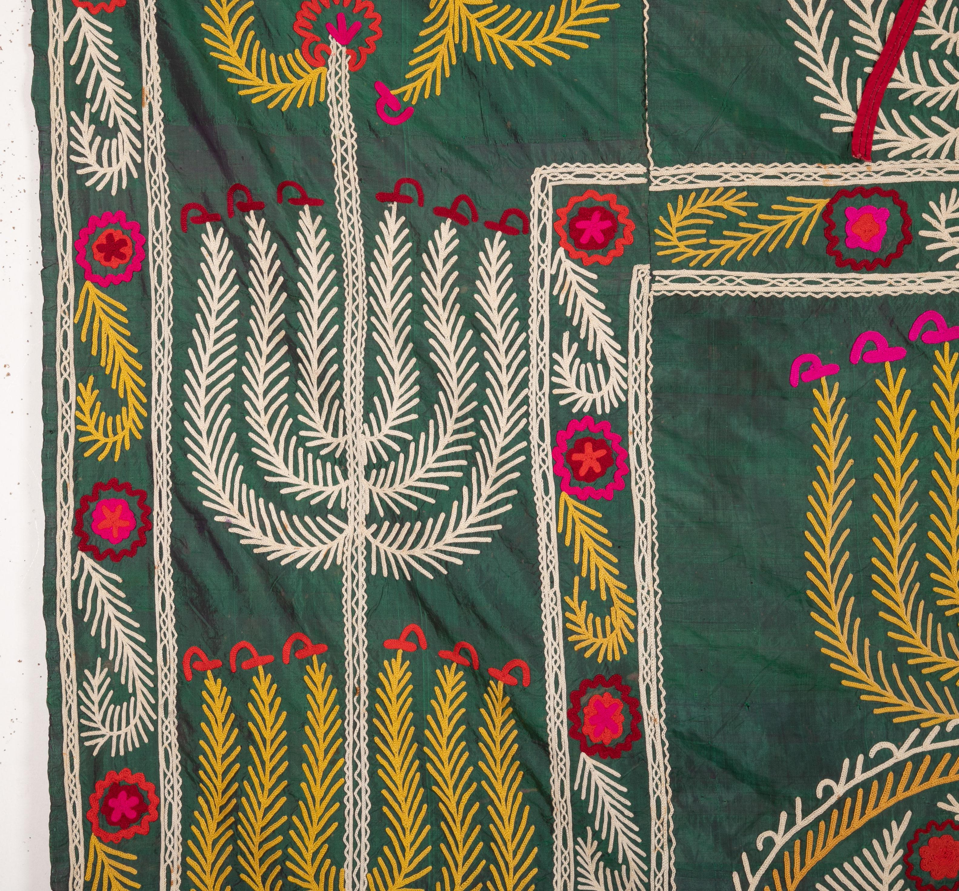 20th Century Antique Silk Suzani from Uzbekistan, Central Asia, 1900s For Sale