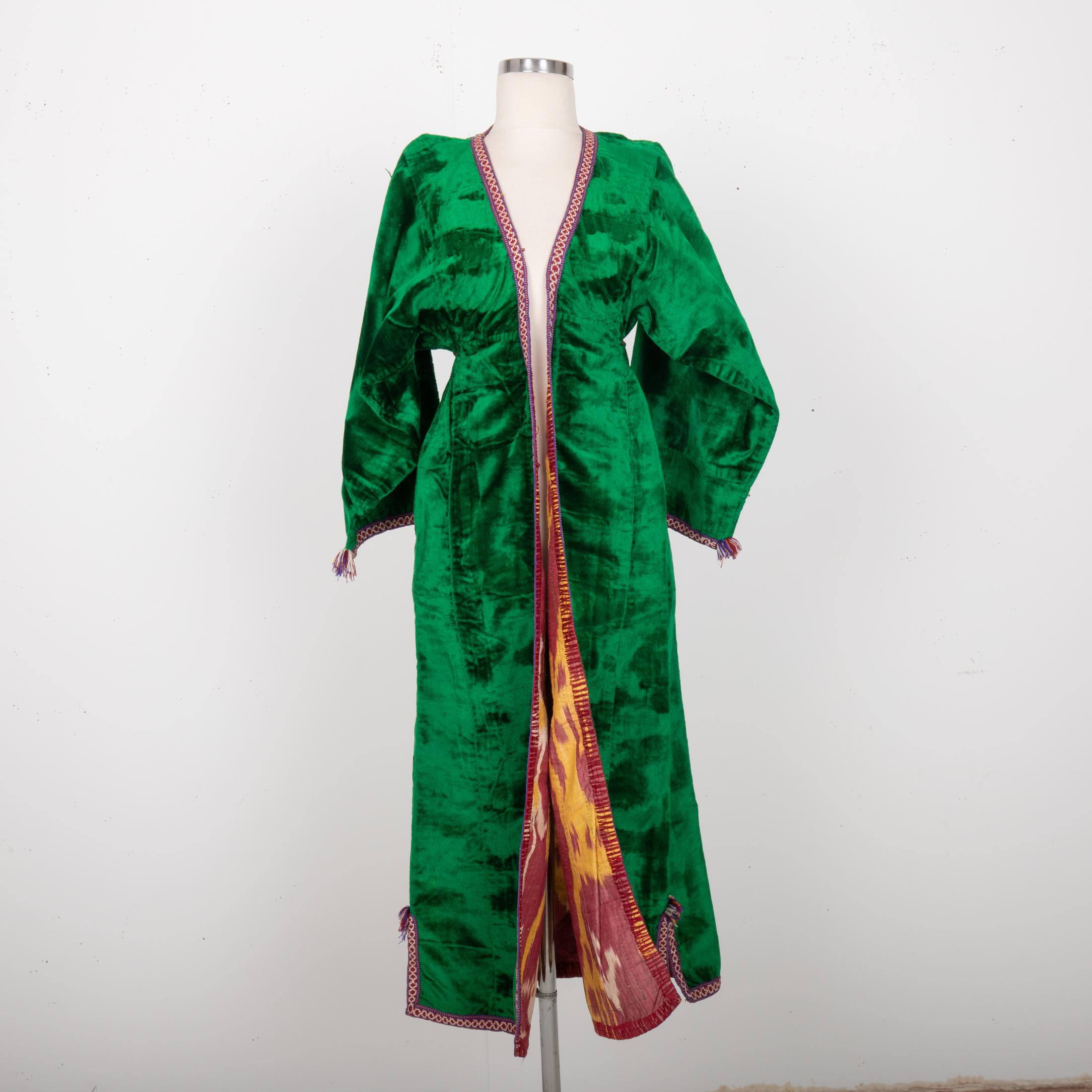 Antico Chapan in velluto di seta, Uzbekistan, 1900 in vendita 4