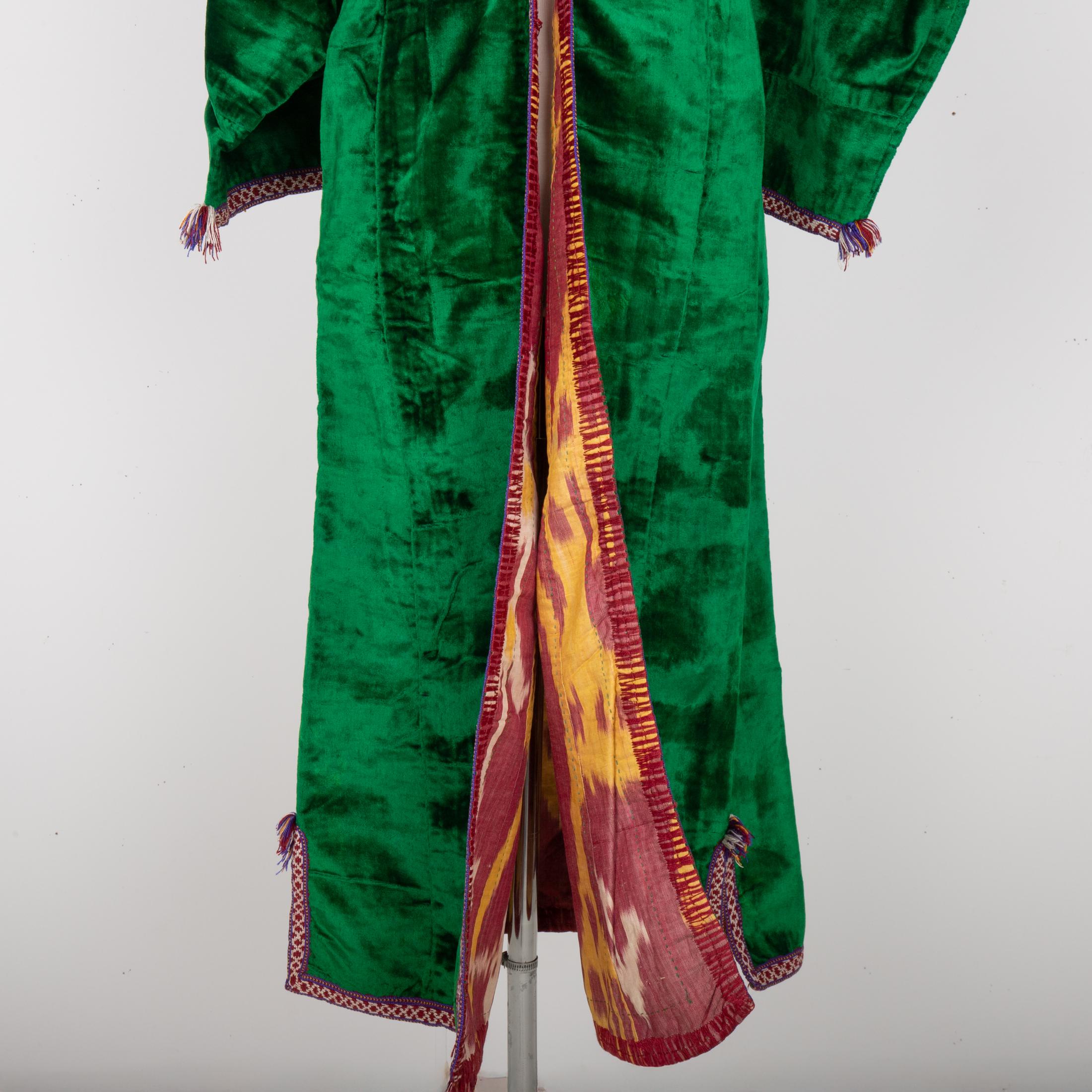 Antico Chapan in velluto di seta, Uzbekistan, 1900 in vendita 5