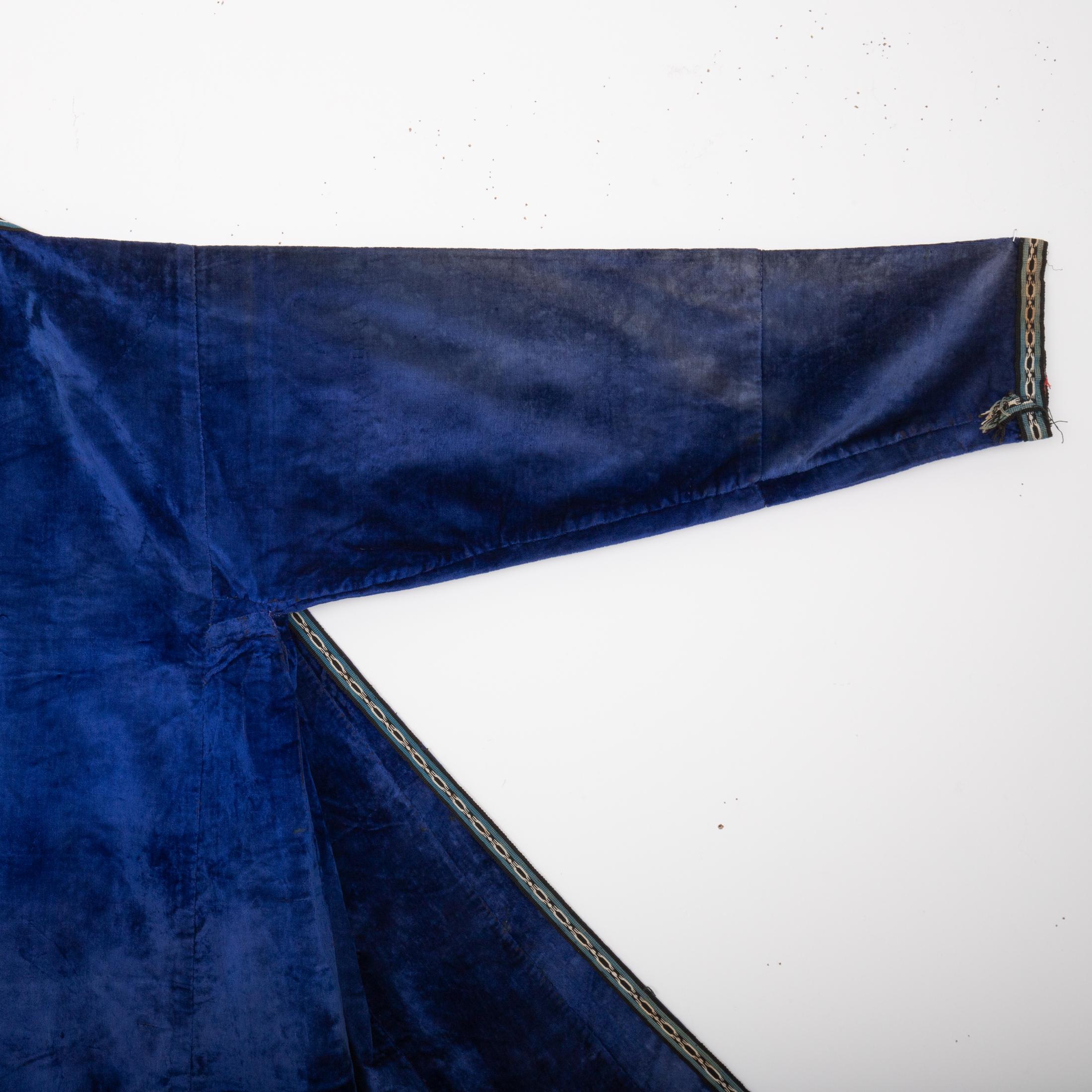 Ouzbek Chapan ancien en velours de soie, A.I.C., début du 20e C. en vente