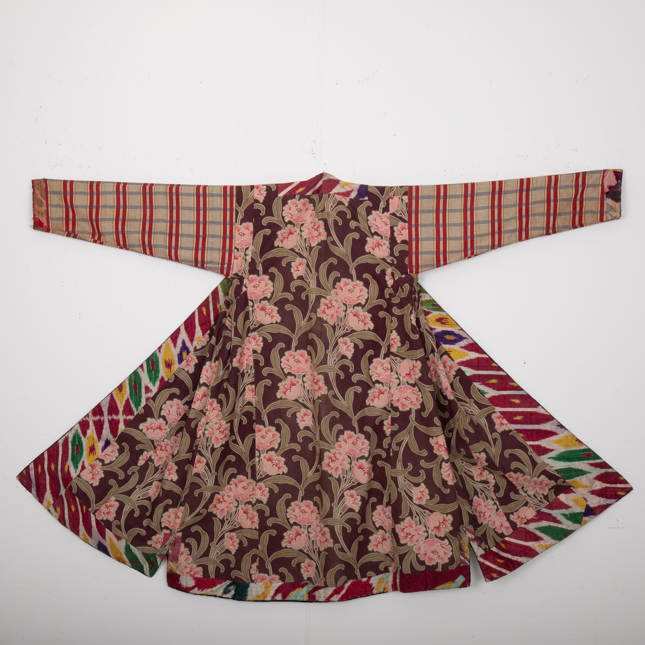 Soie Chapan ancien en velours de soie, A.I.C., début du 20e C. en vente