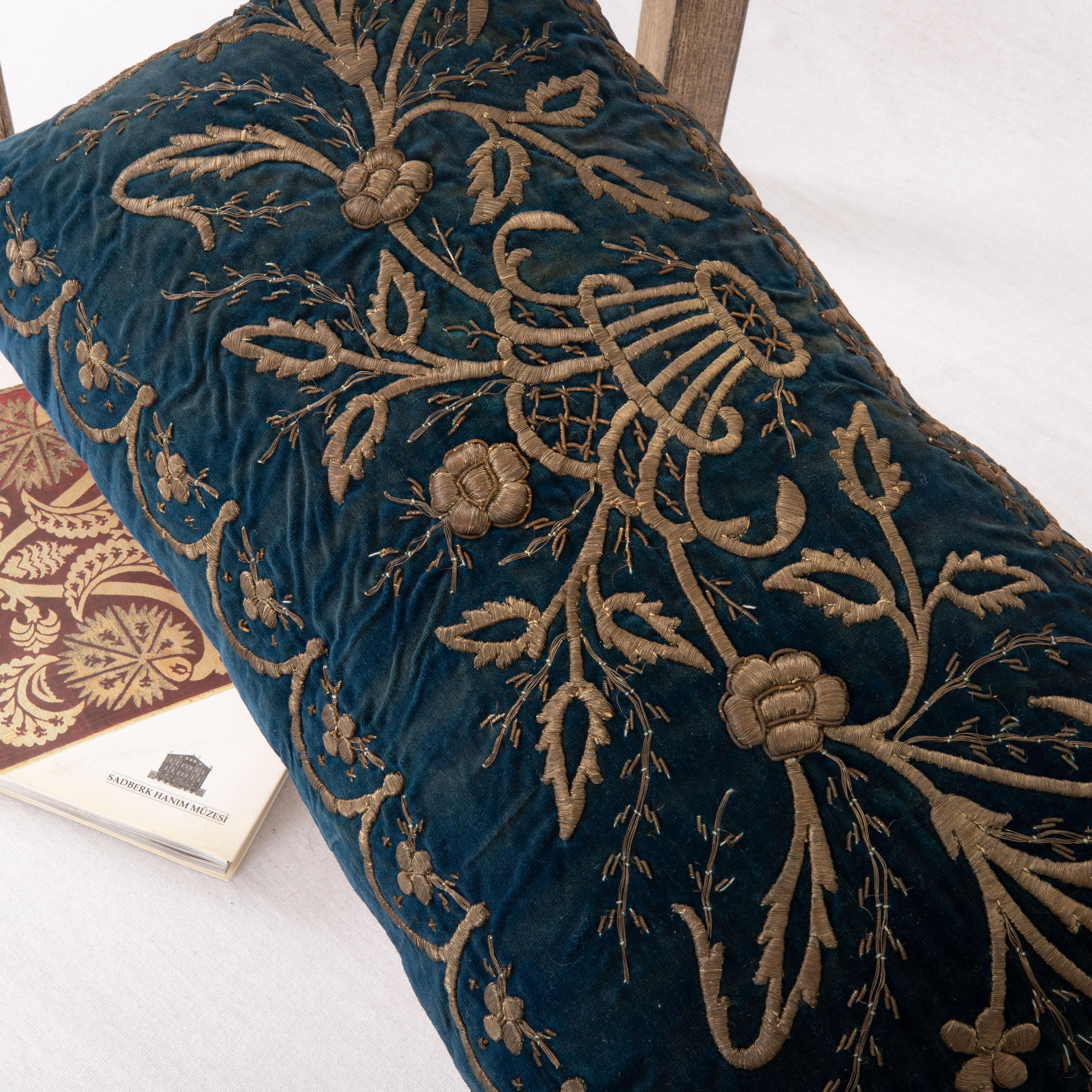 Fil métallisé Couvercle d'oreiller Sarma en velours de soie ancien, L 19ème siècle en vente