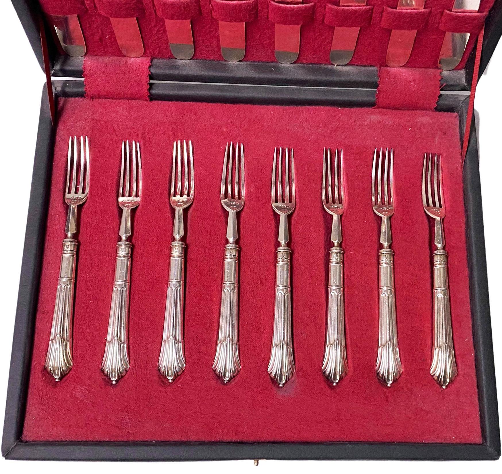 Antique Silver Albany Dessert Service London 1899 Goldsmiths & Silversmiths Co In Good Condition For Sale In Toronto, Ontario