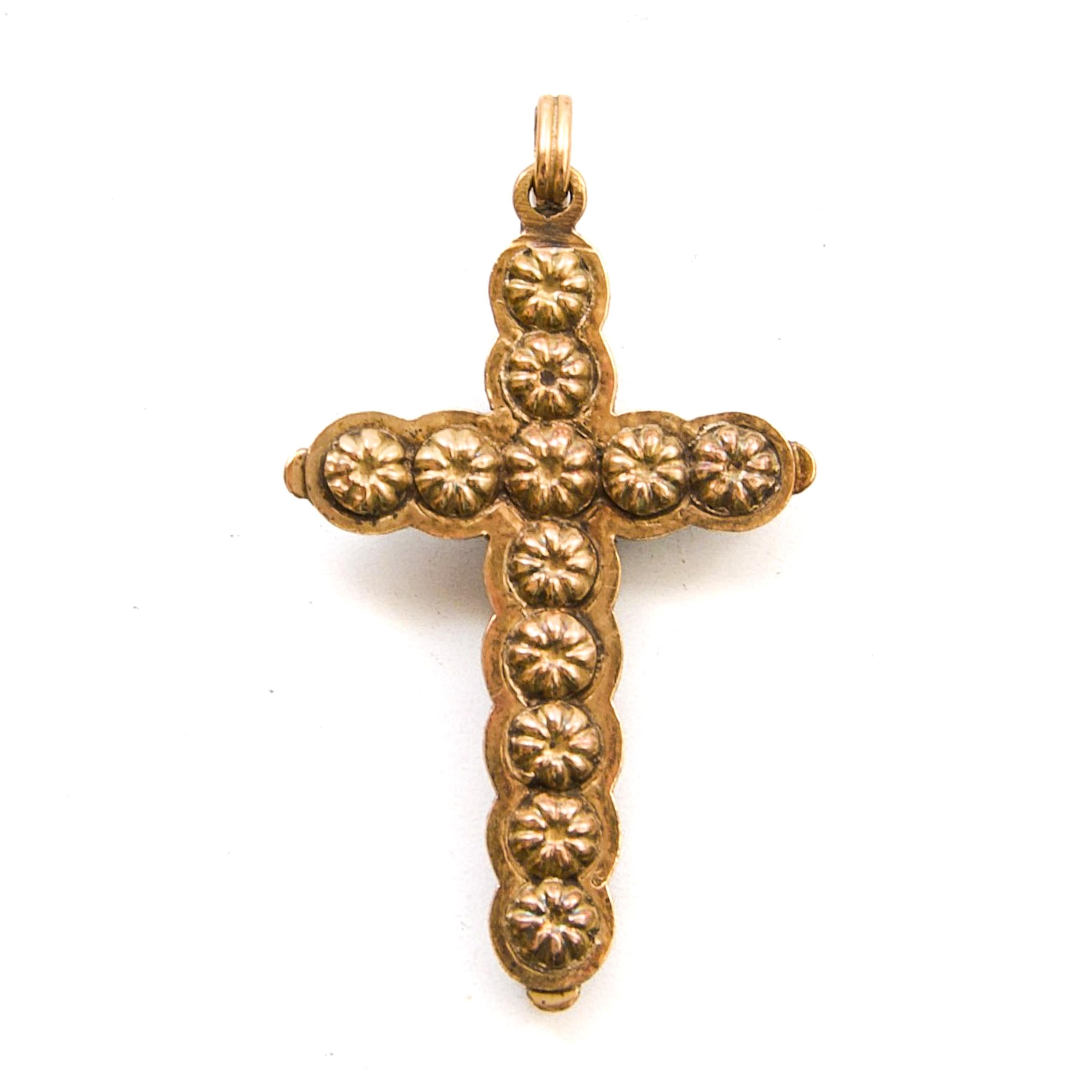 Antique Silver and 14K Gold Cross Pendant with Rose-Cut Diamonds, Circa 1850 In Good Condition For Sale In Rotterdam, NL