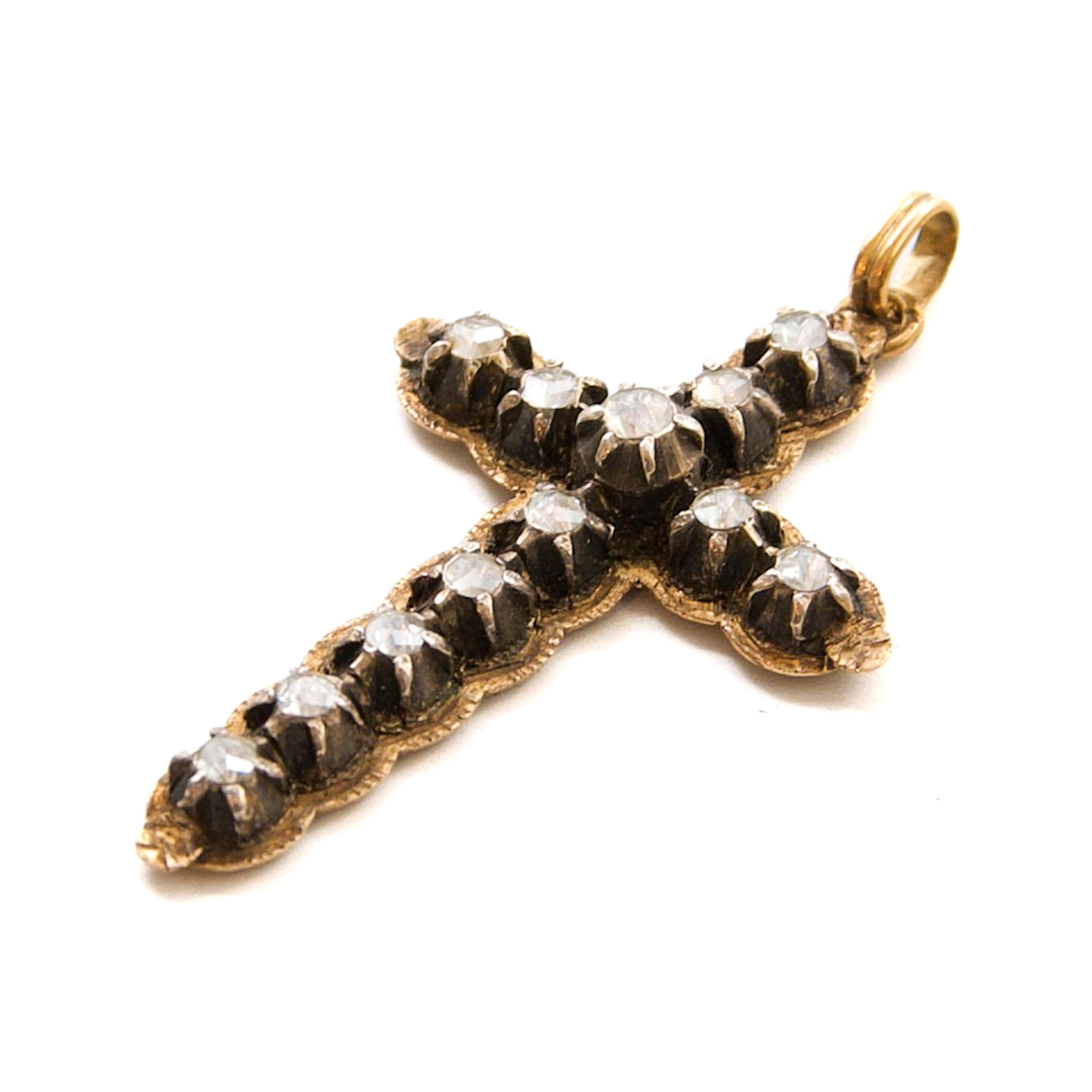 Antique Silver and 14K Gold Cross Pendant with Rose-Cut Diamonds, Circa 1850 For Sale 2