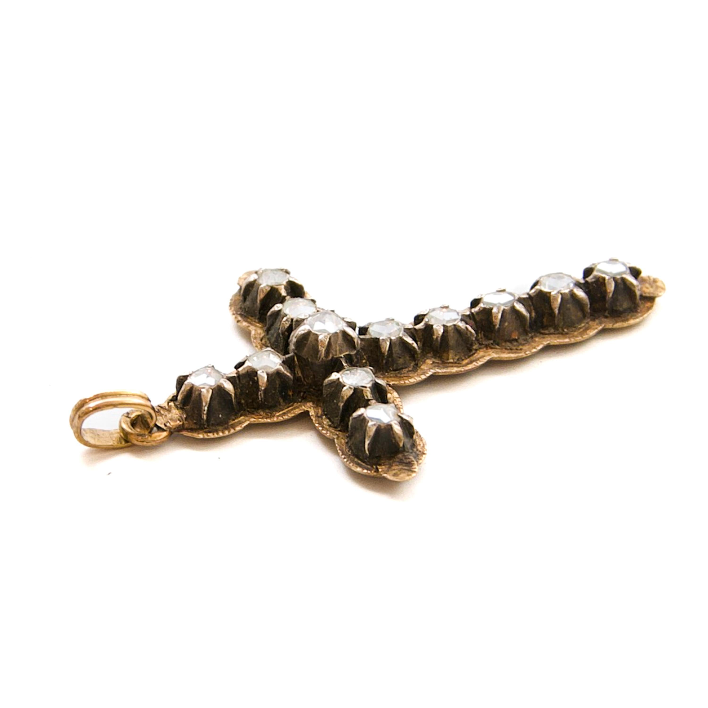 Antique Silver and 14K Gold Cross Pendant with Rose-Cut Diamonds, Circa 1850 For Sale 4