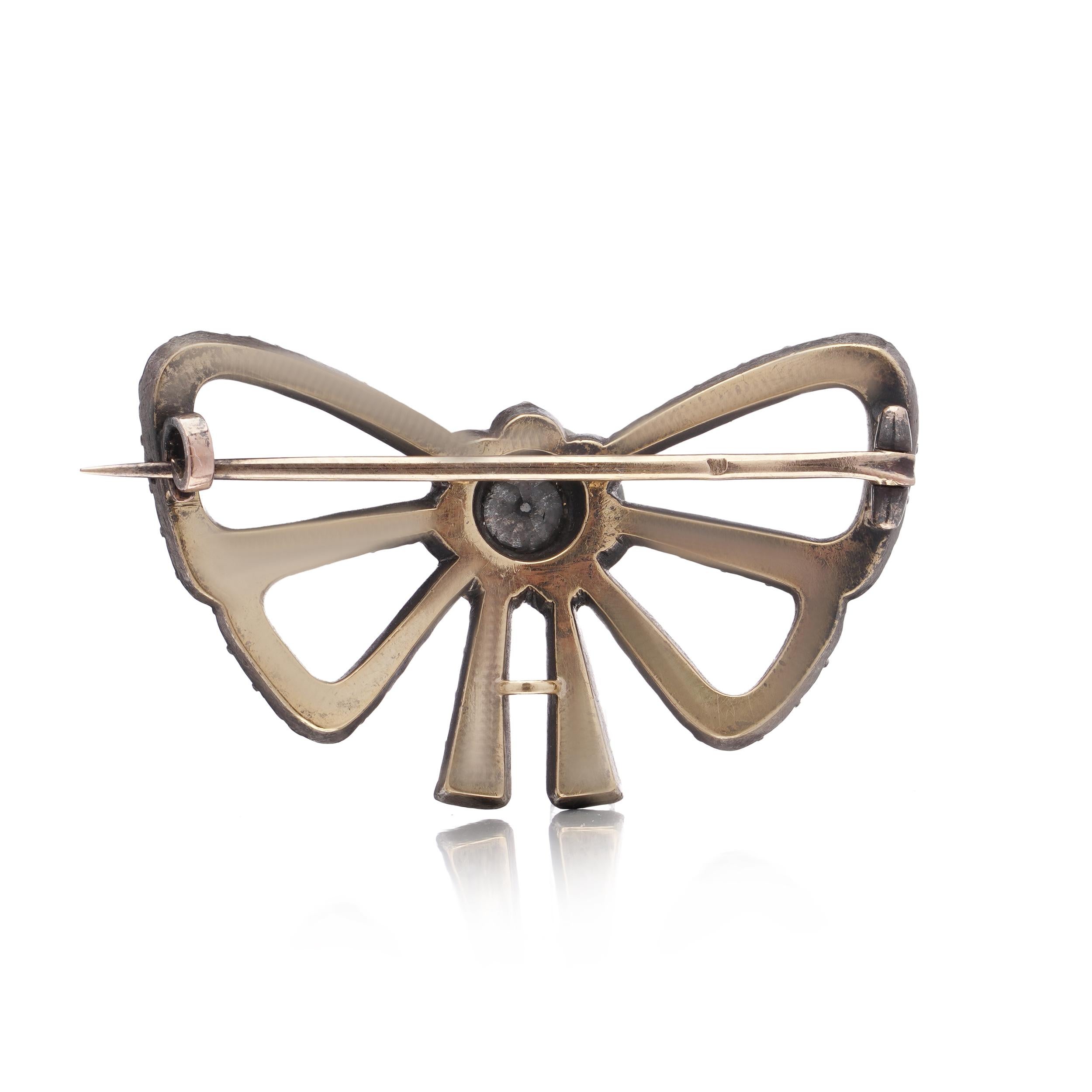 Antique Silver and 18kt Gold 2.85 ct. Diamond Bow Brooch In condizioni buone in vendita a Braintree, GB